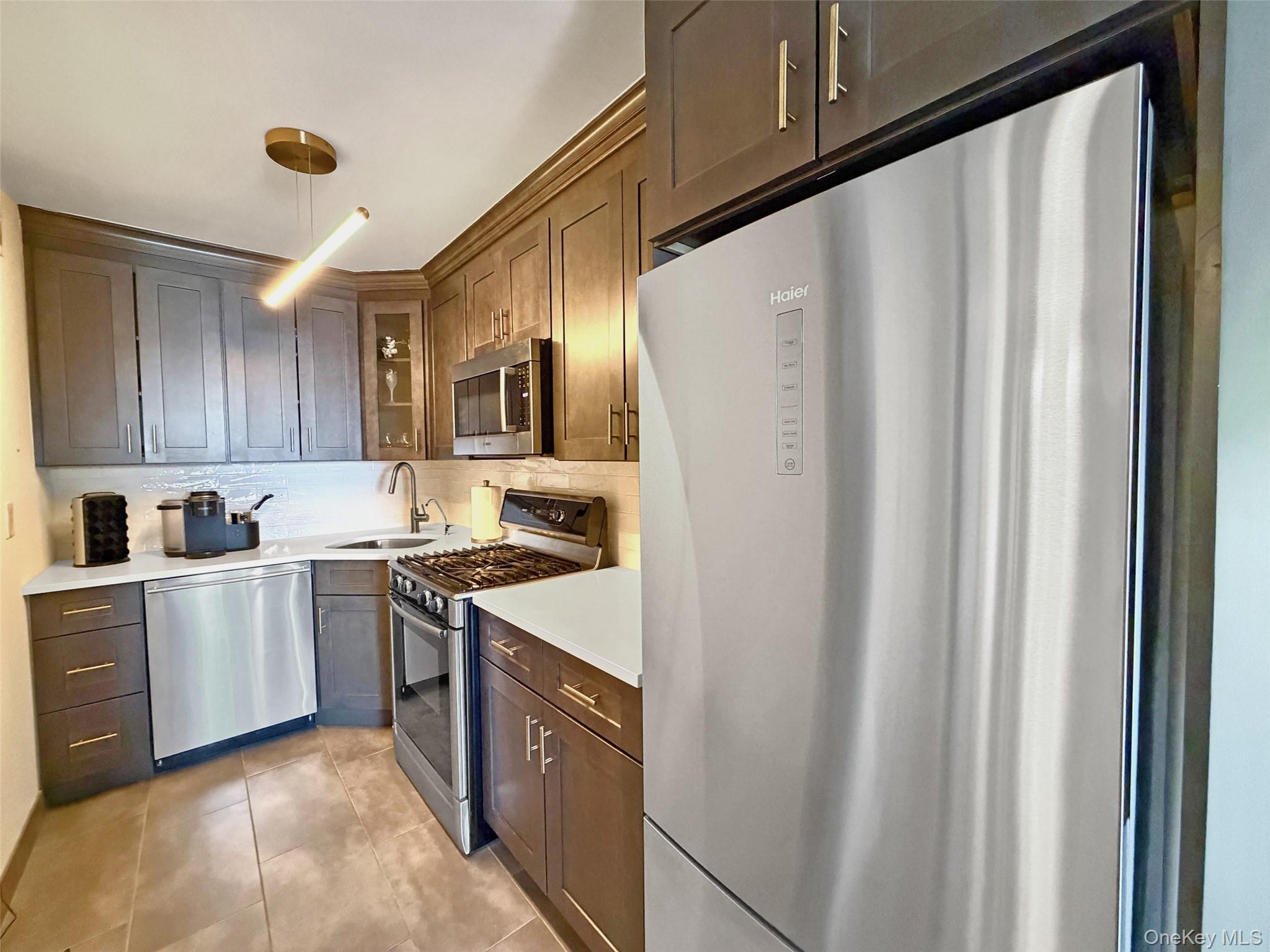 61-20 Grand Central Parkway A1008 Property Photo 5