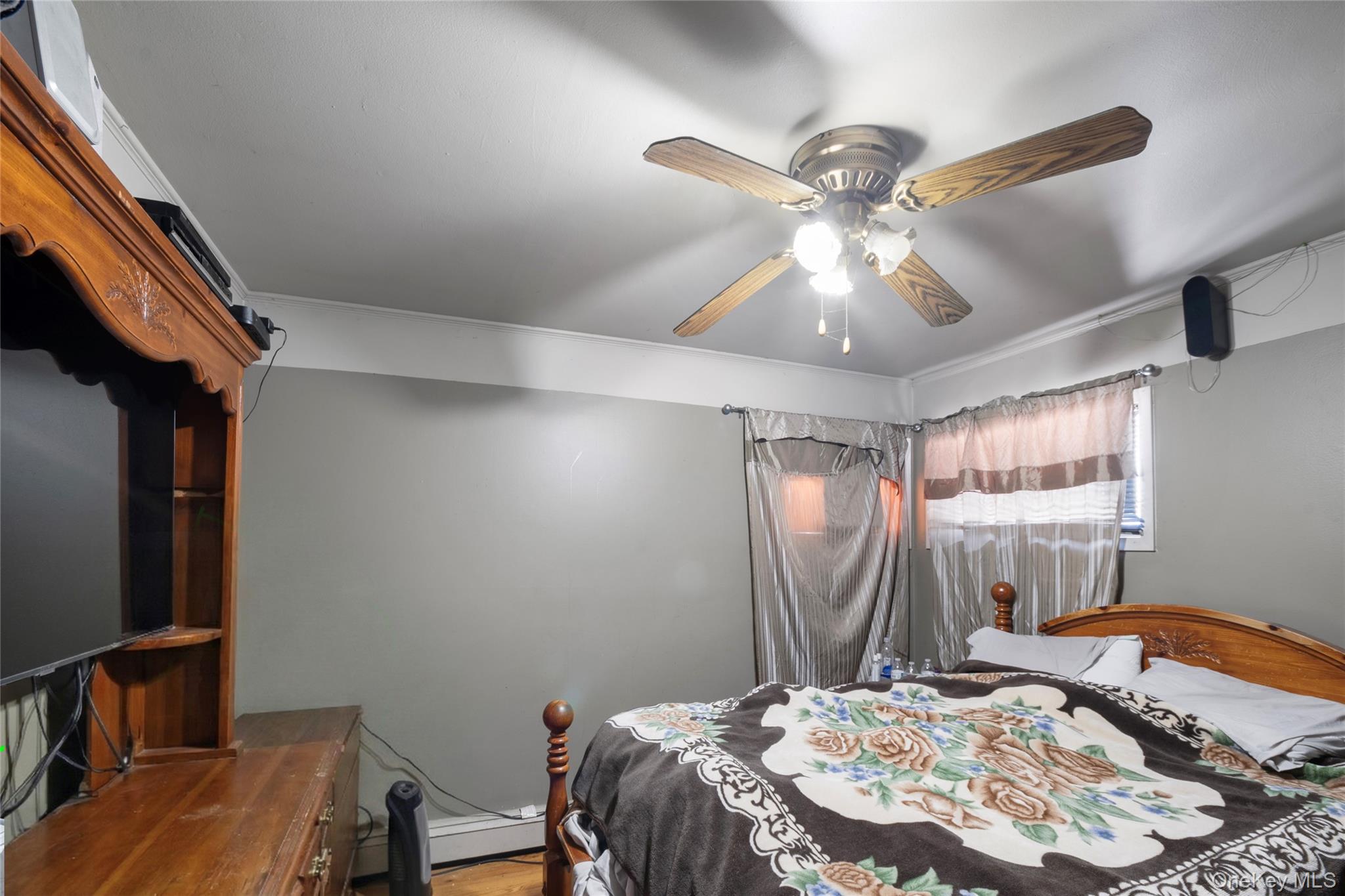 208 Charter Oaks Avenue Property Photo 6