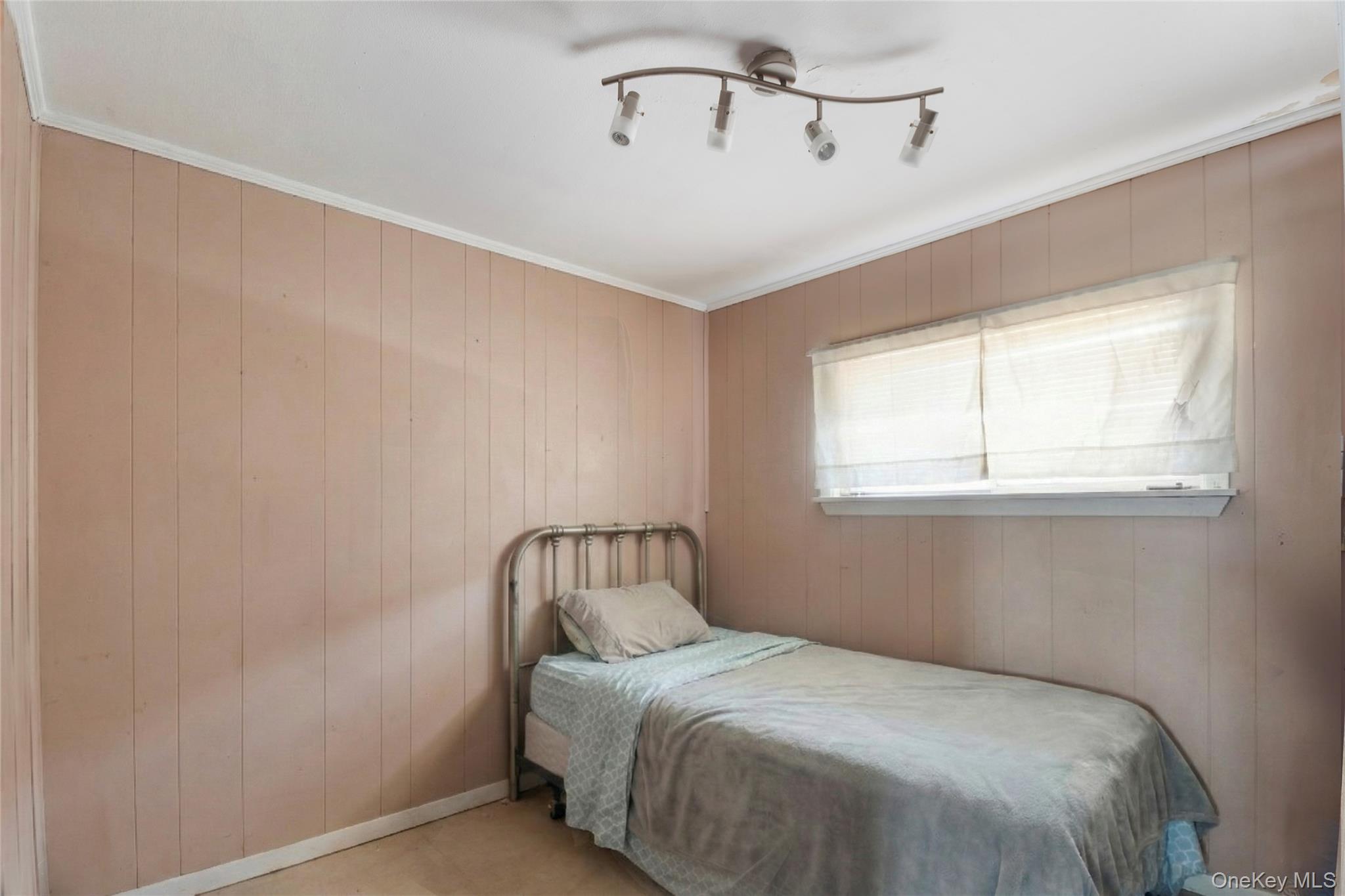 208 Charter Oaks Avenue Property Photo 7