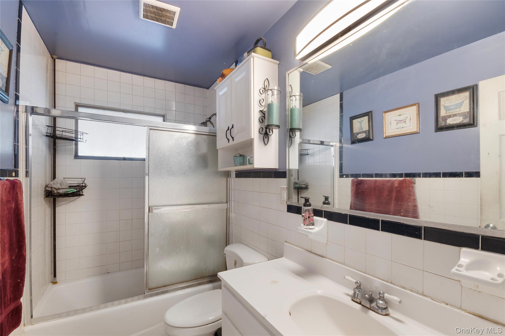 208 Charter Oaks Avenue Property Photo 8