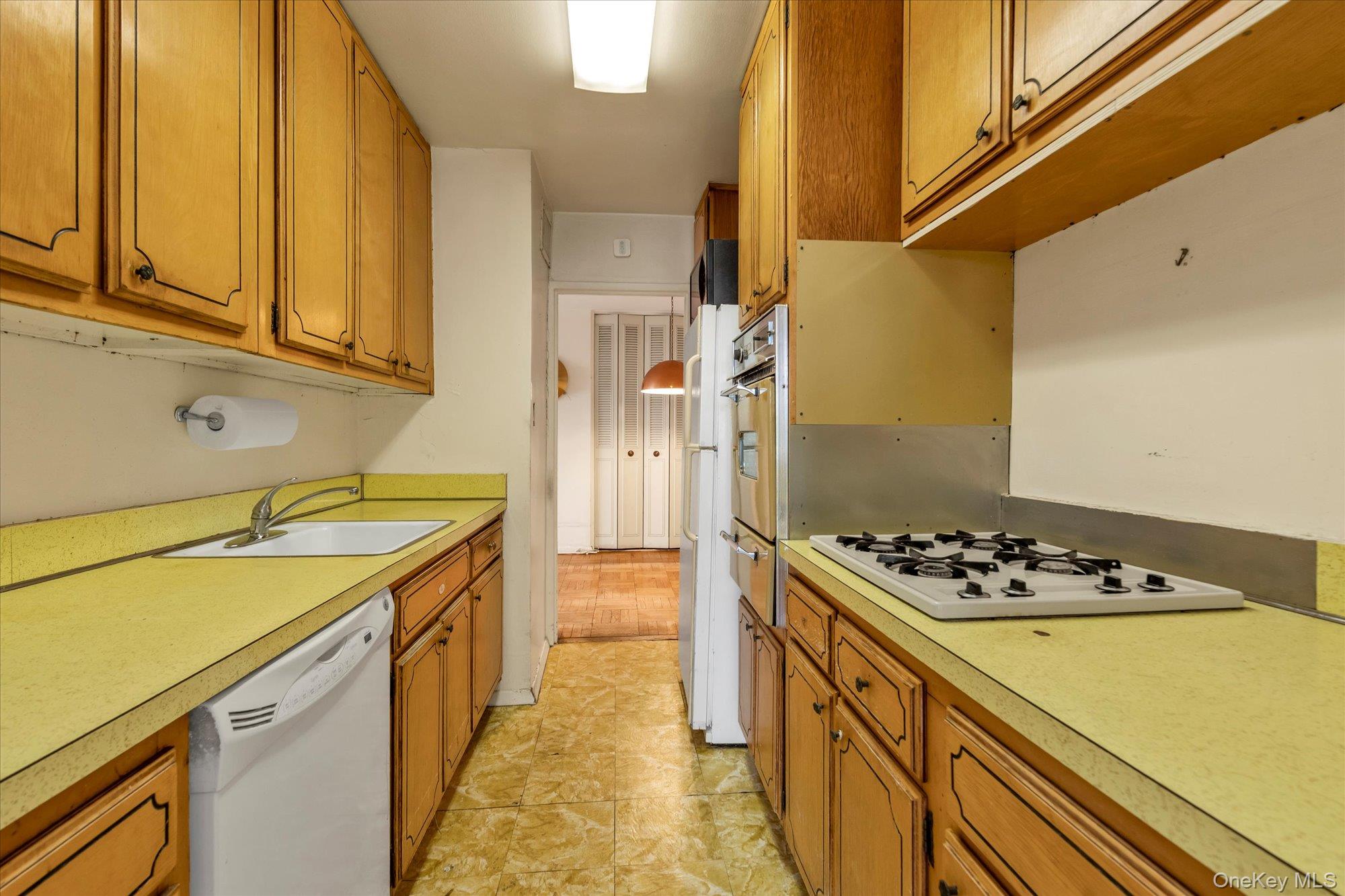 66-36 Yellowstone Boulevard 18h Property Photo 7