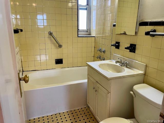 41-16 47 Avenue 6f Property Photo 8