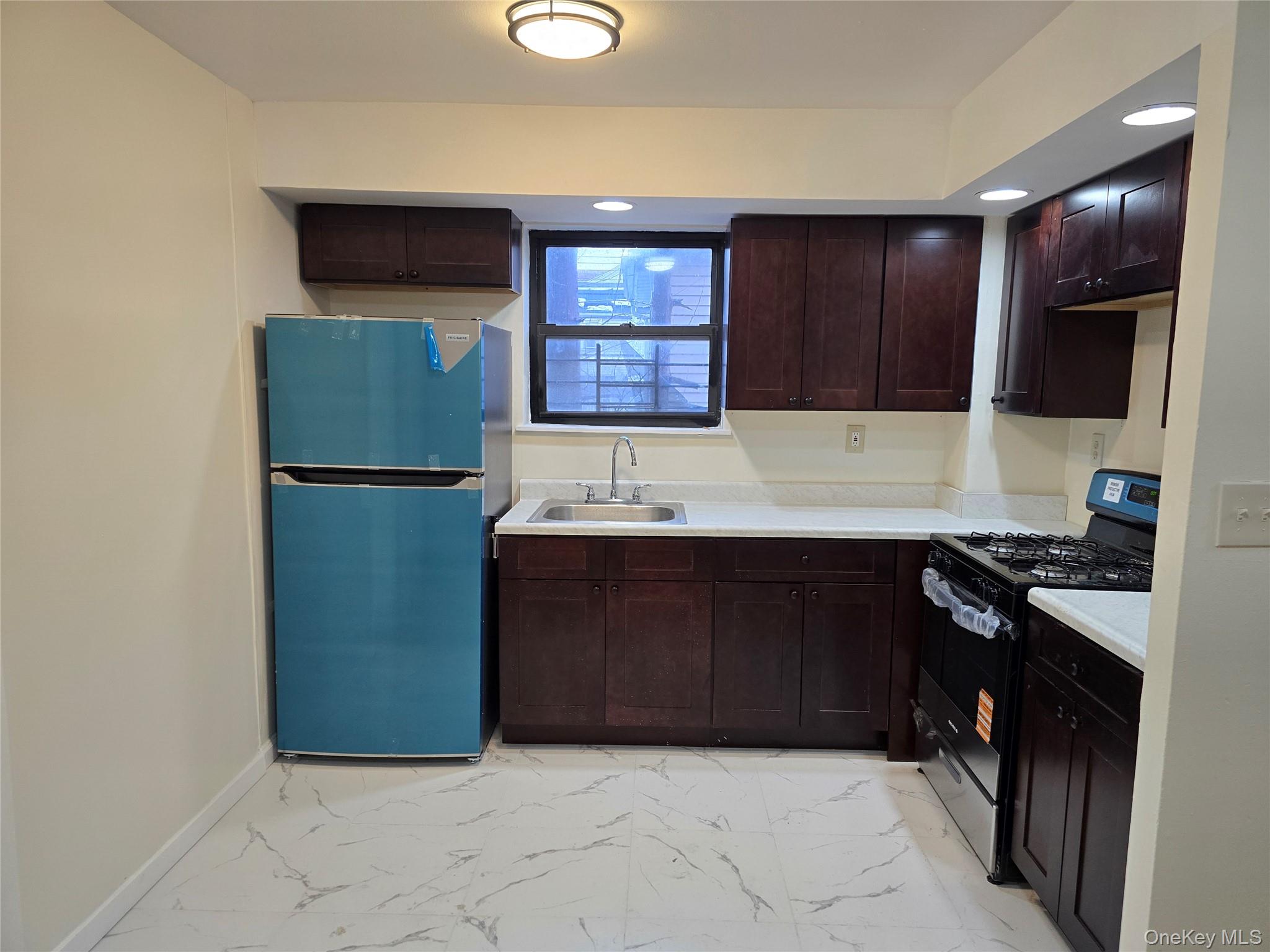 1792 Lacombe Avenue 2 2nd Floor Property Photo 6