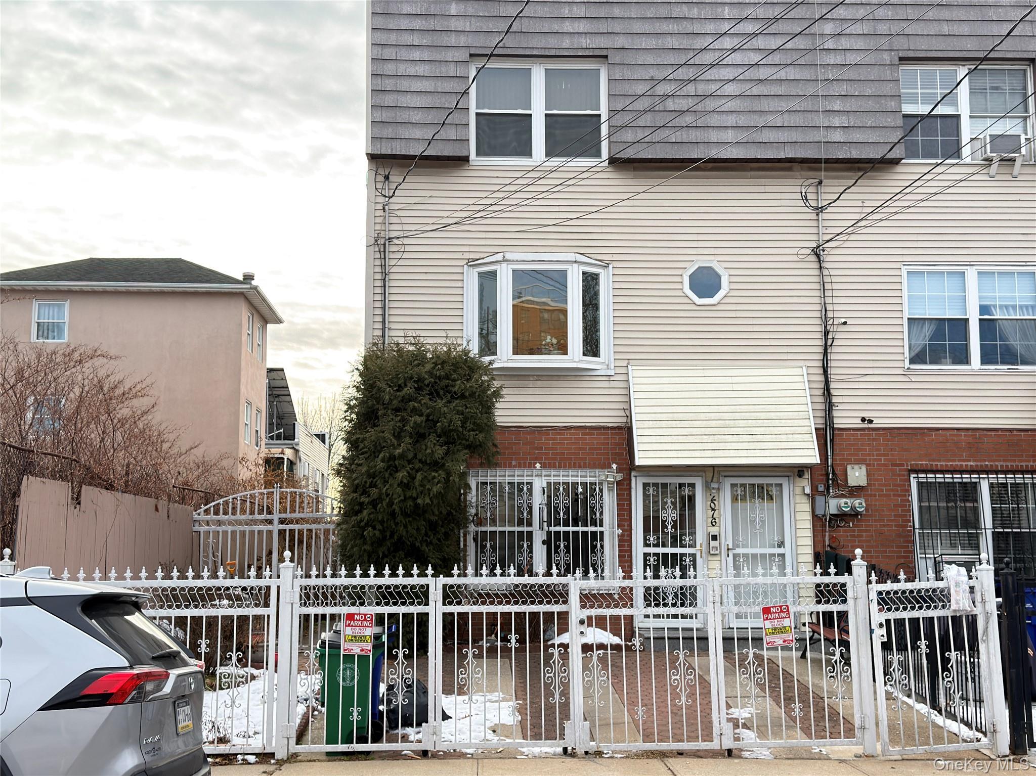 2076 Caesar Place Property Photo 1
