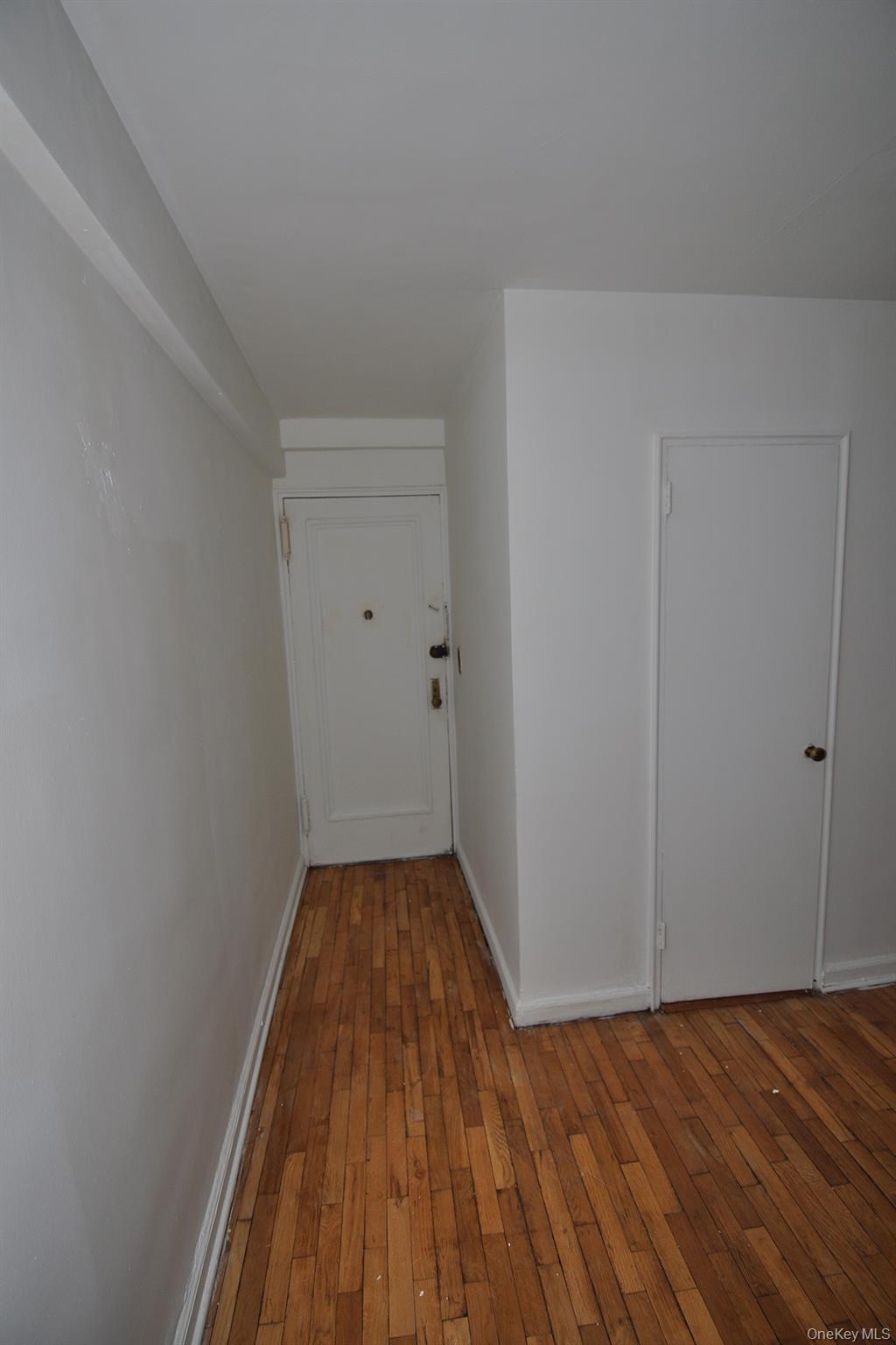 142 Garth Road 1r Property Photo 3