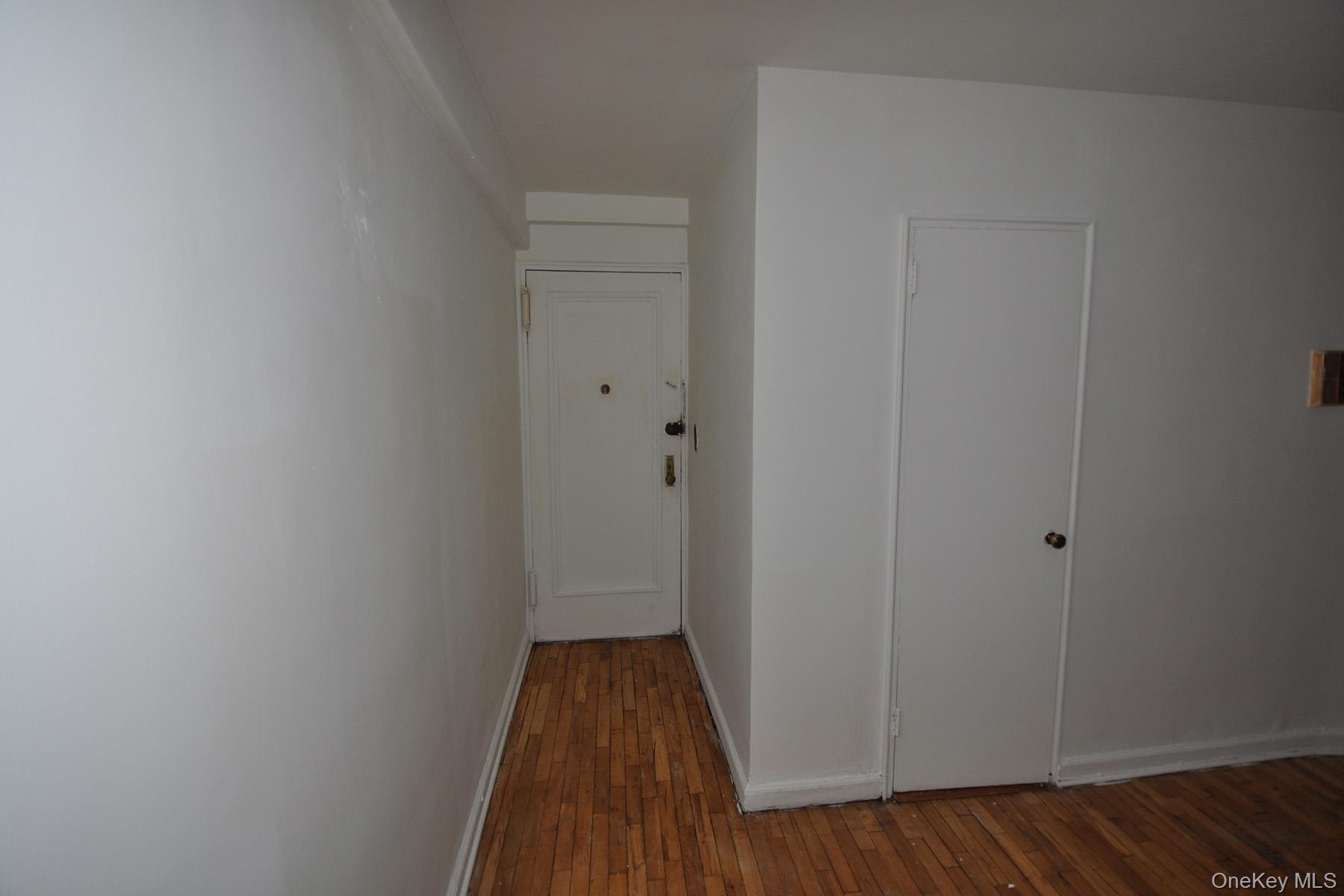 142 Garth Road 1r Property Photo 4