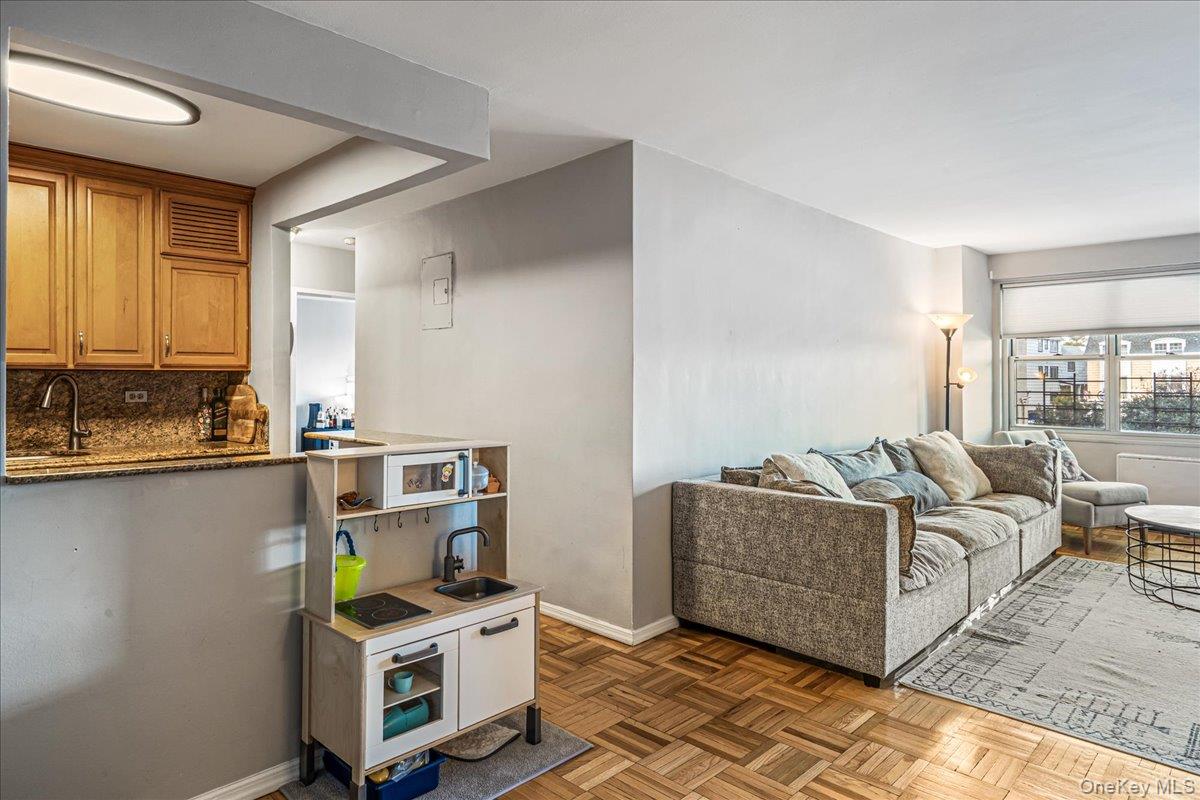 17-85 215th Street 1p Property Photo 5