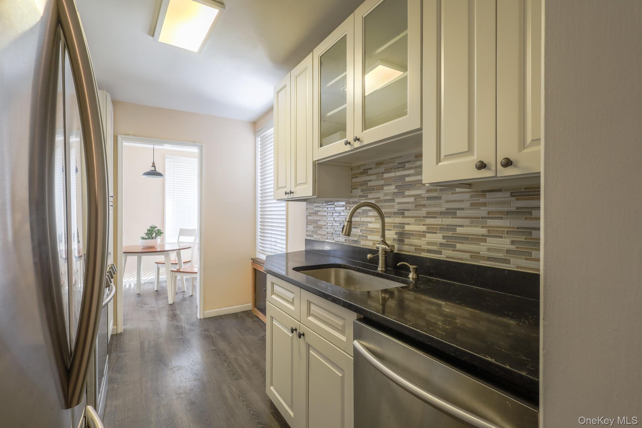 209-15 18th Avenue 3e Property Photo 10