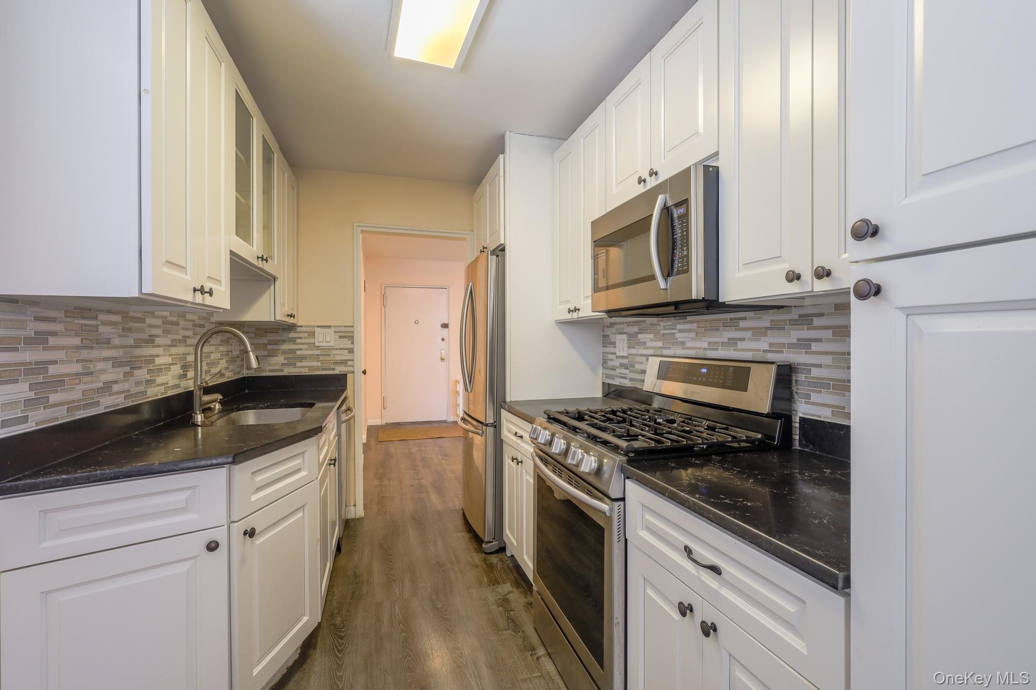 209-15 18th Avenue 3e Property Photo 11