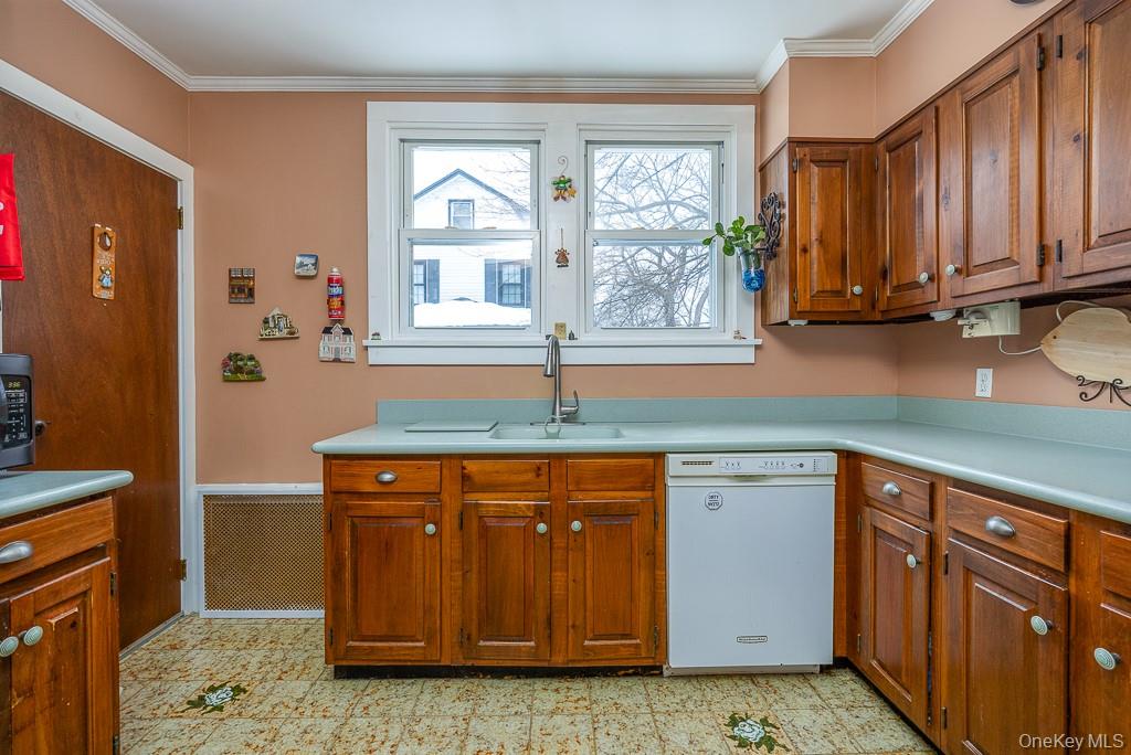 34 Mountainview Avenue Property Photo 10