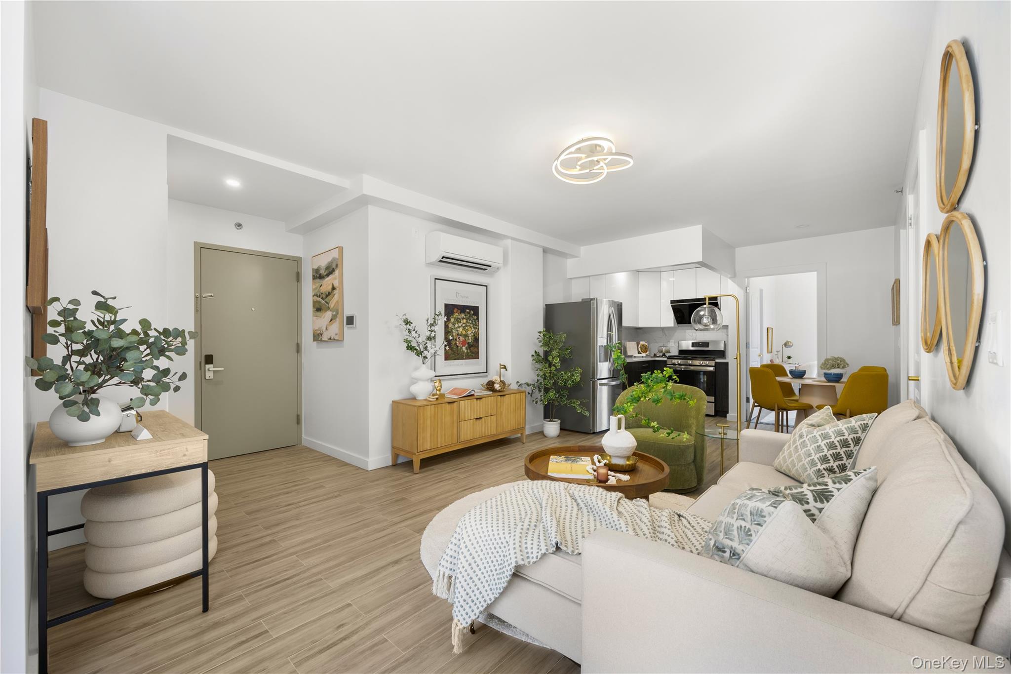 70-65 Queens Boulevard 7i Property Photo 3