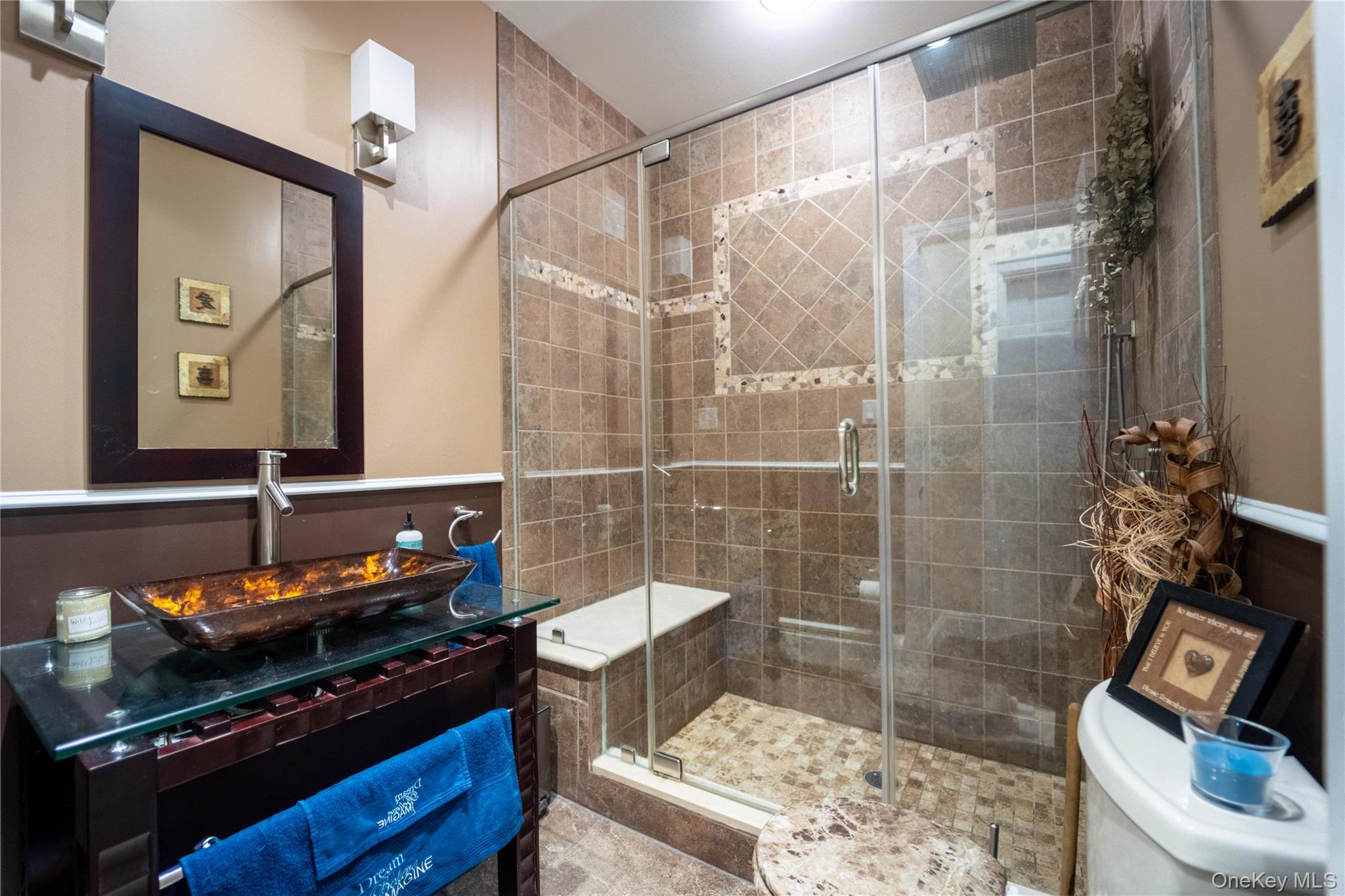 7505 60th Place Property Photo 3