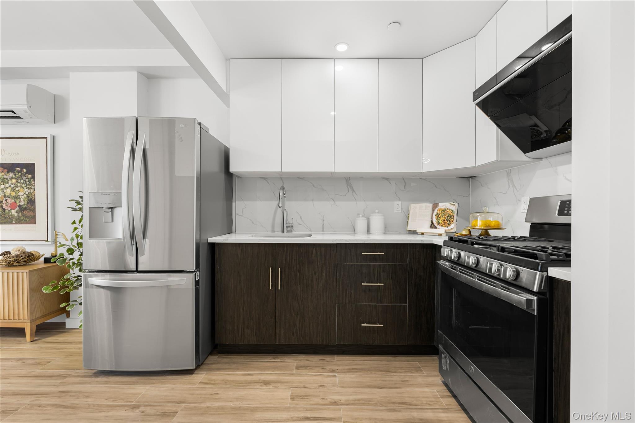 70-65 Queens Boulevard 8i Property Photo 7