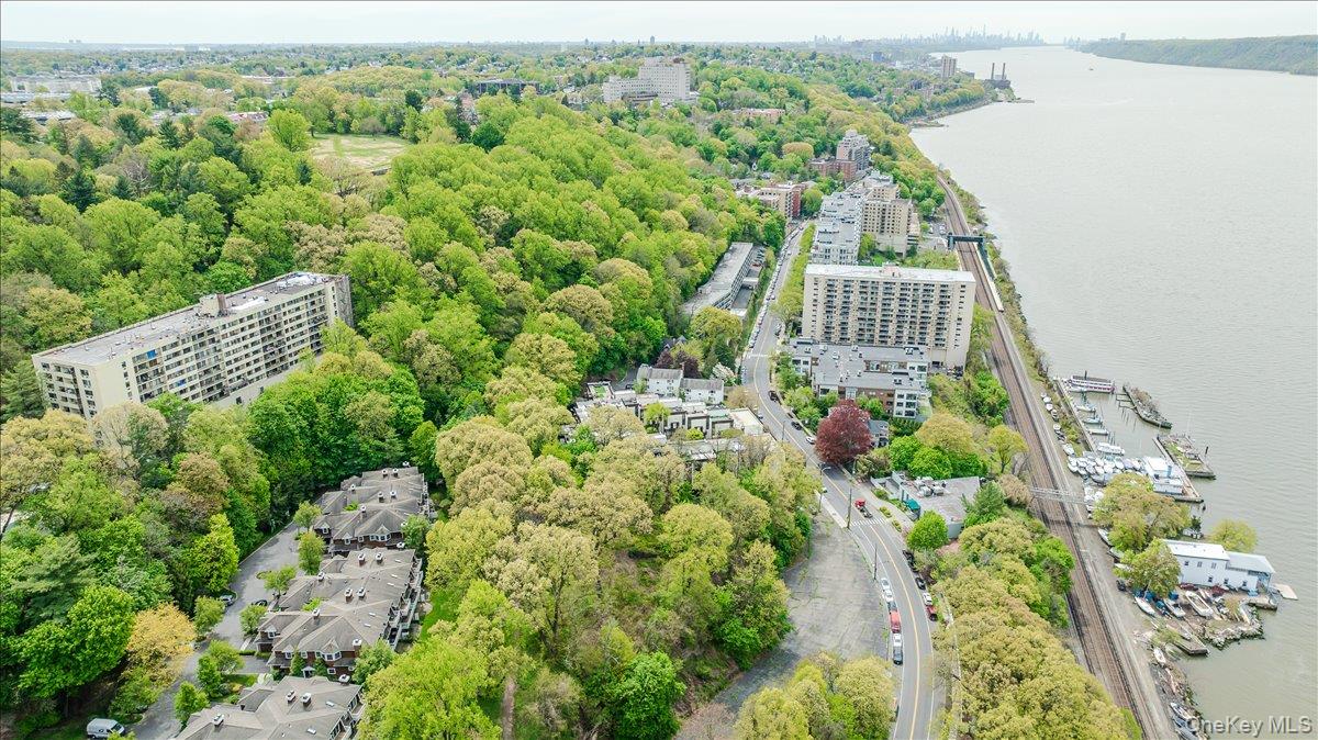 6 Riverpointe Road Property Photo 36