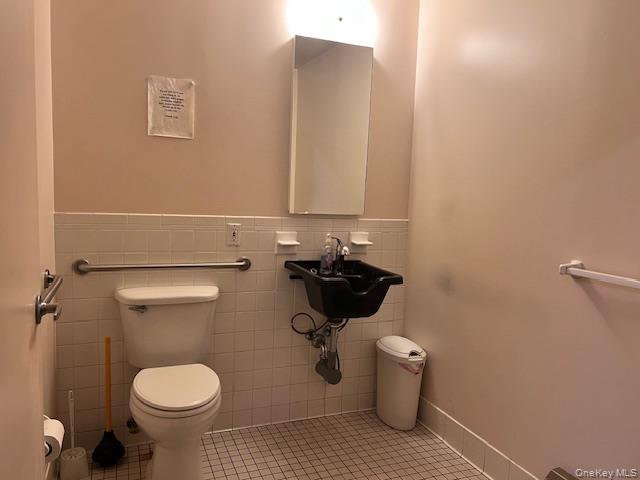 1688 Webster Avenue Property Photo 6