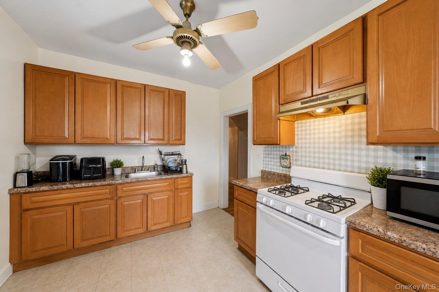 246 Westside Avenue Property Photo 15