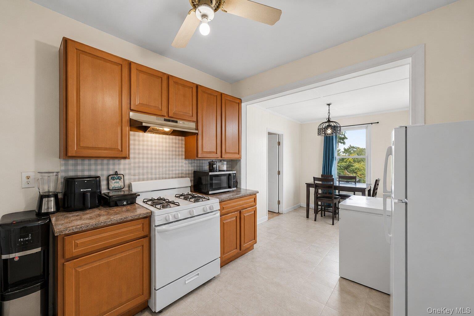 246 Westside Avenue Property Photo 16