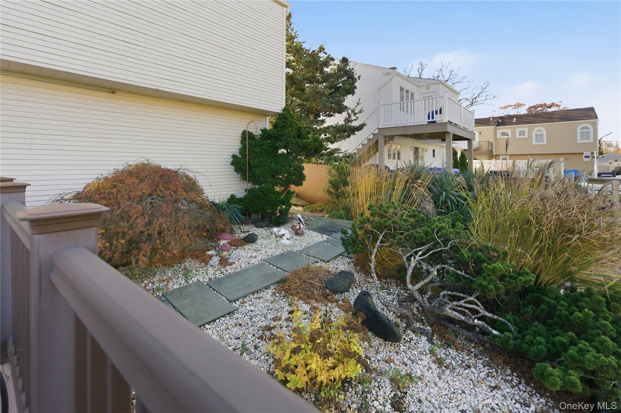613 Smith Place Property Photo 23
