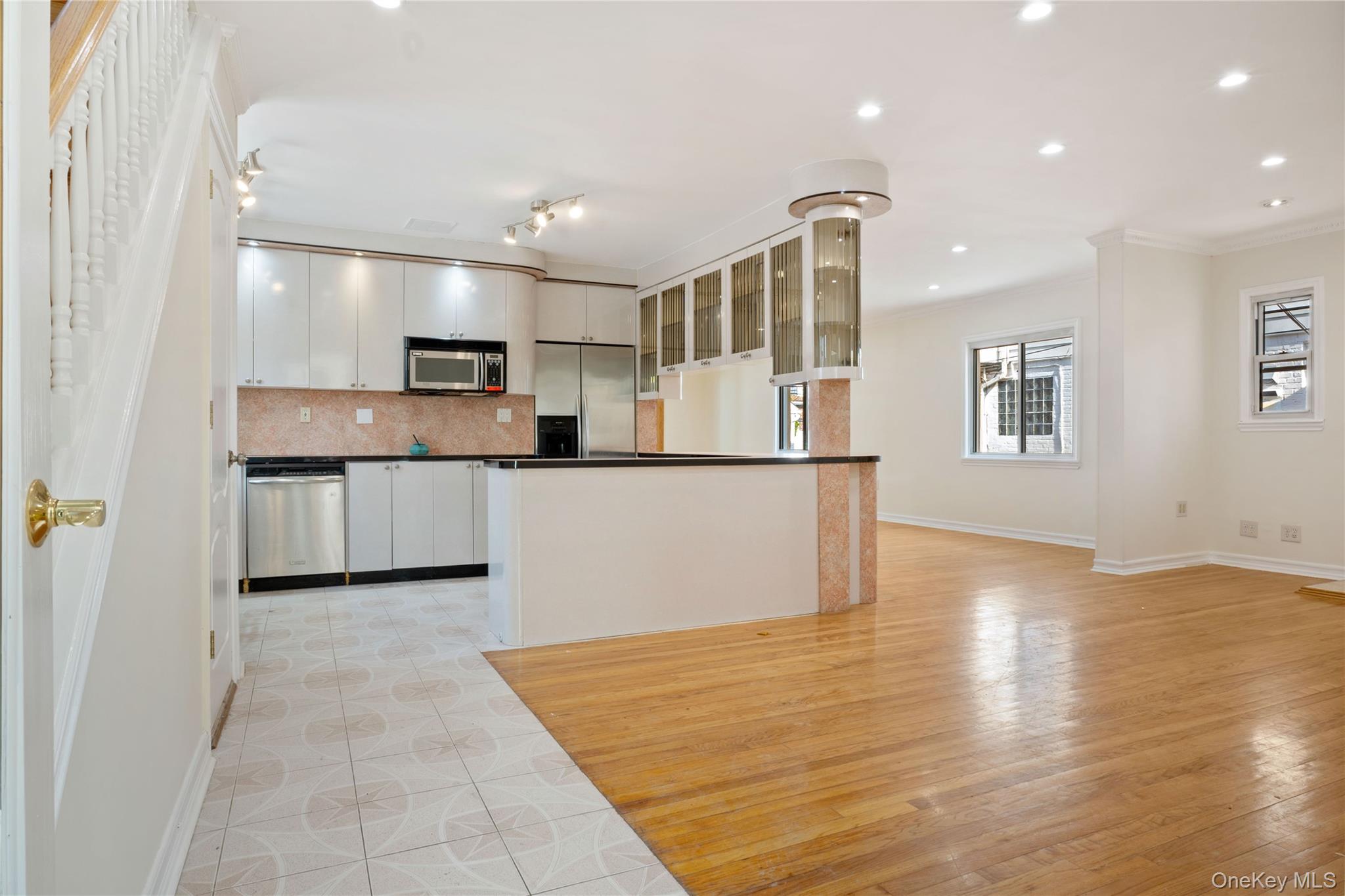 73-33 188th Street Property Photo 4
