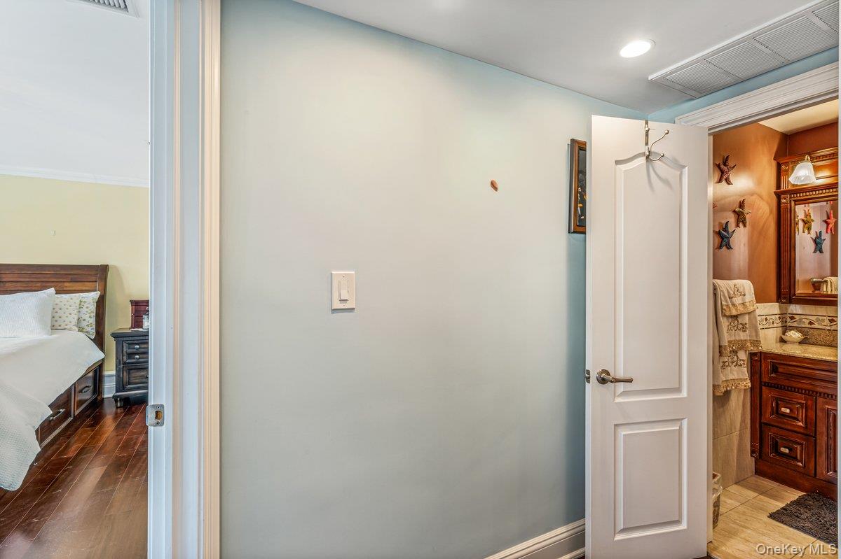 7-15 162nd Street 4b Property Photo 14