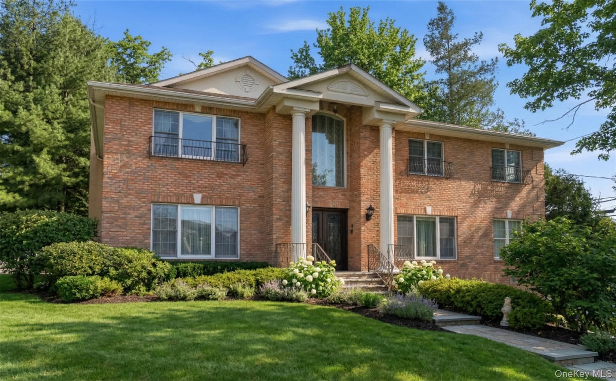 4 Peachtree Lane Property Photo 2