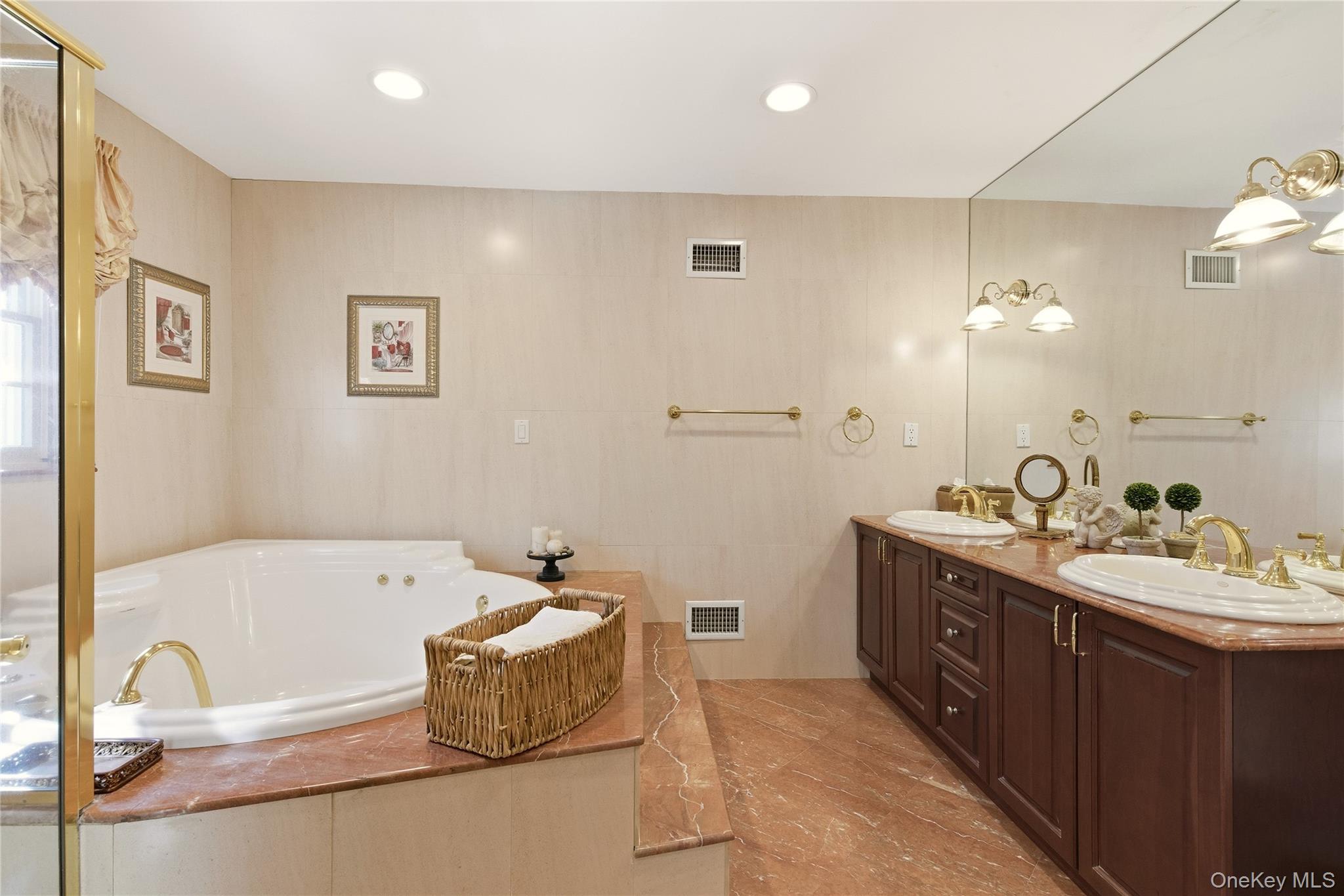 4 Peachtree Lane Property Photo 23