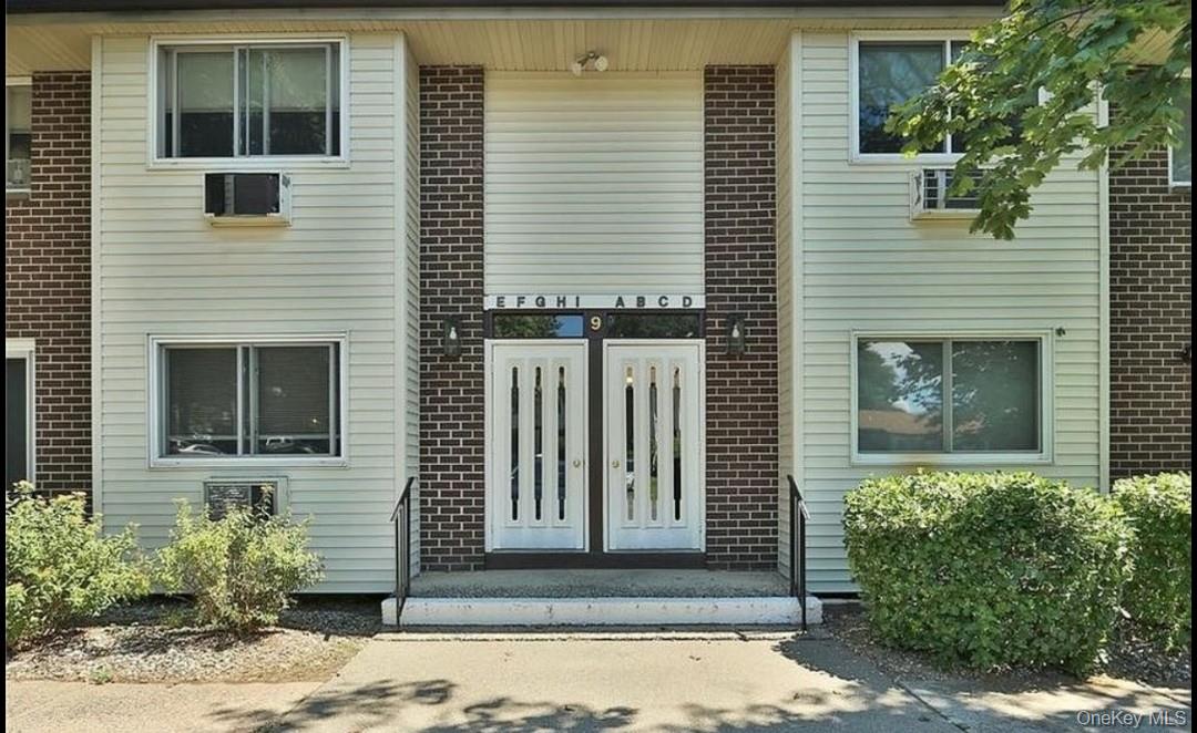 9g Blue Hill Commons Drive Property Photo 1