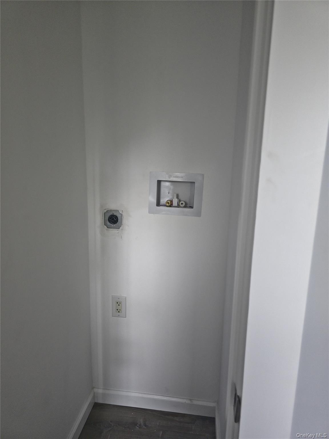 17 Bayport Road Property Photo 3