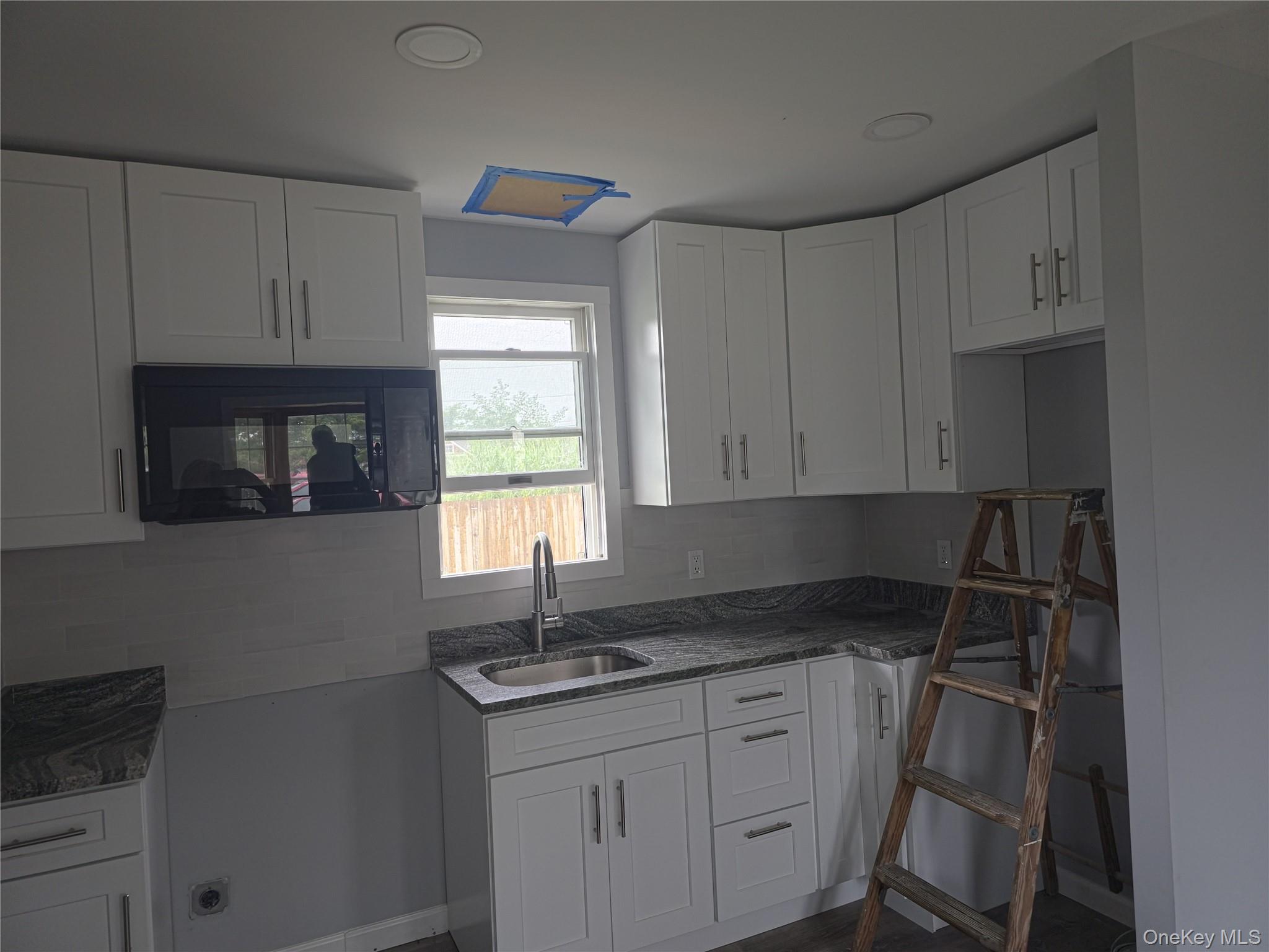 17 Bayport Road Property Photo 5