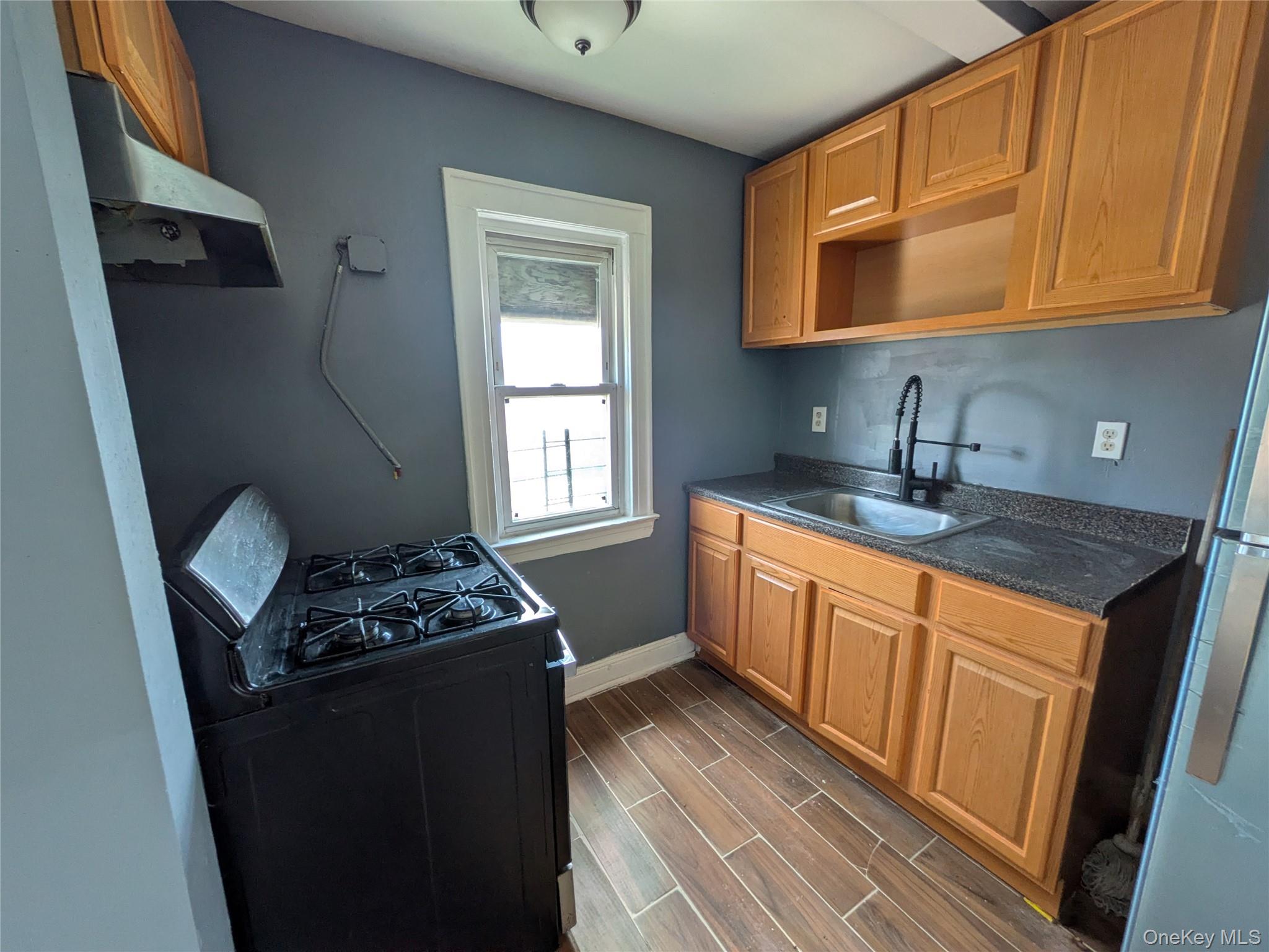 205-11 110th Avenue 2nd Floor Property Photo 8
