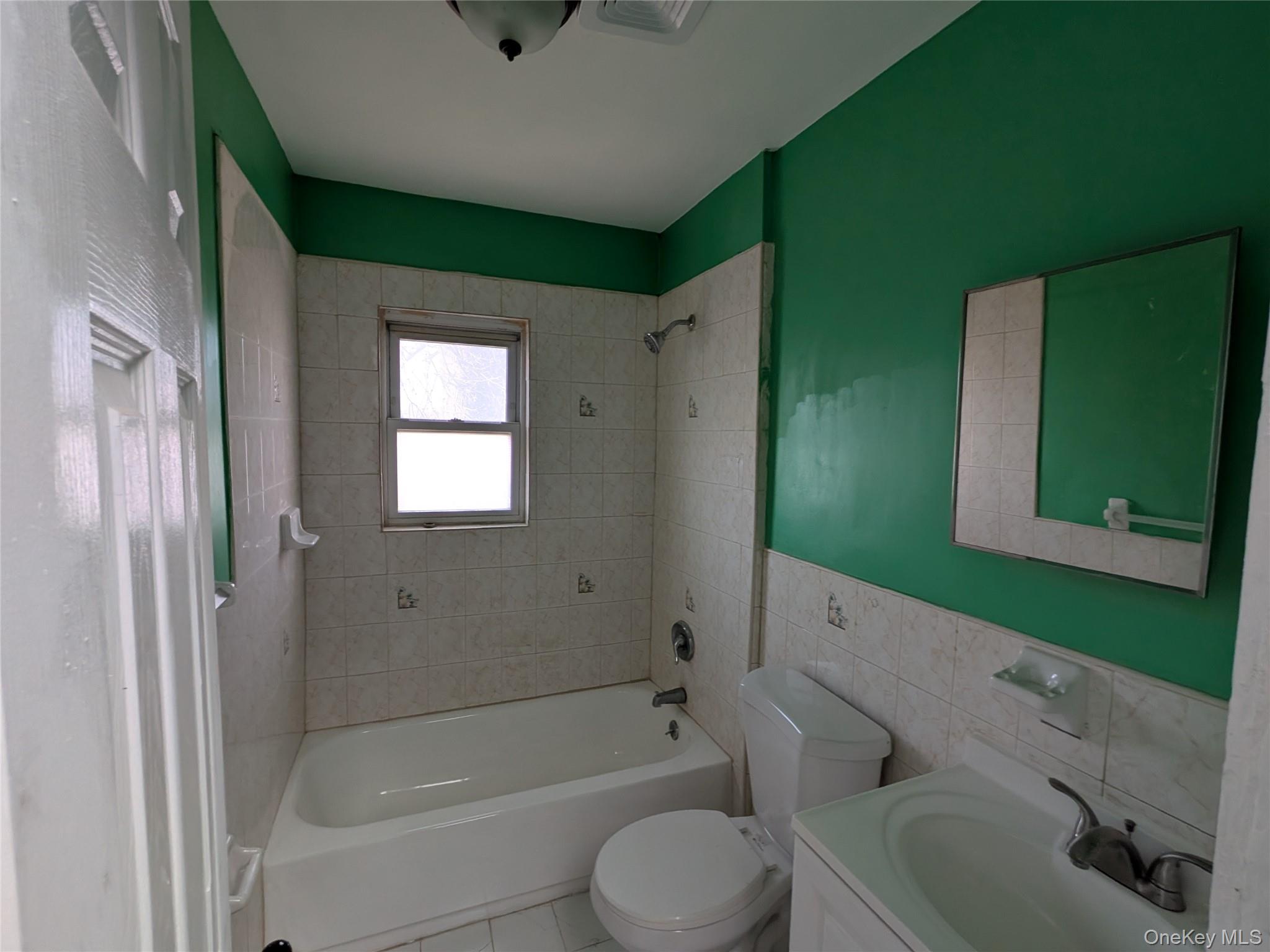 205-11 110th Avenue 2nd Floor Property Photo 17