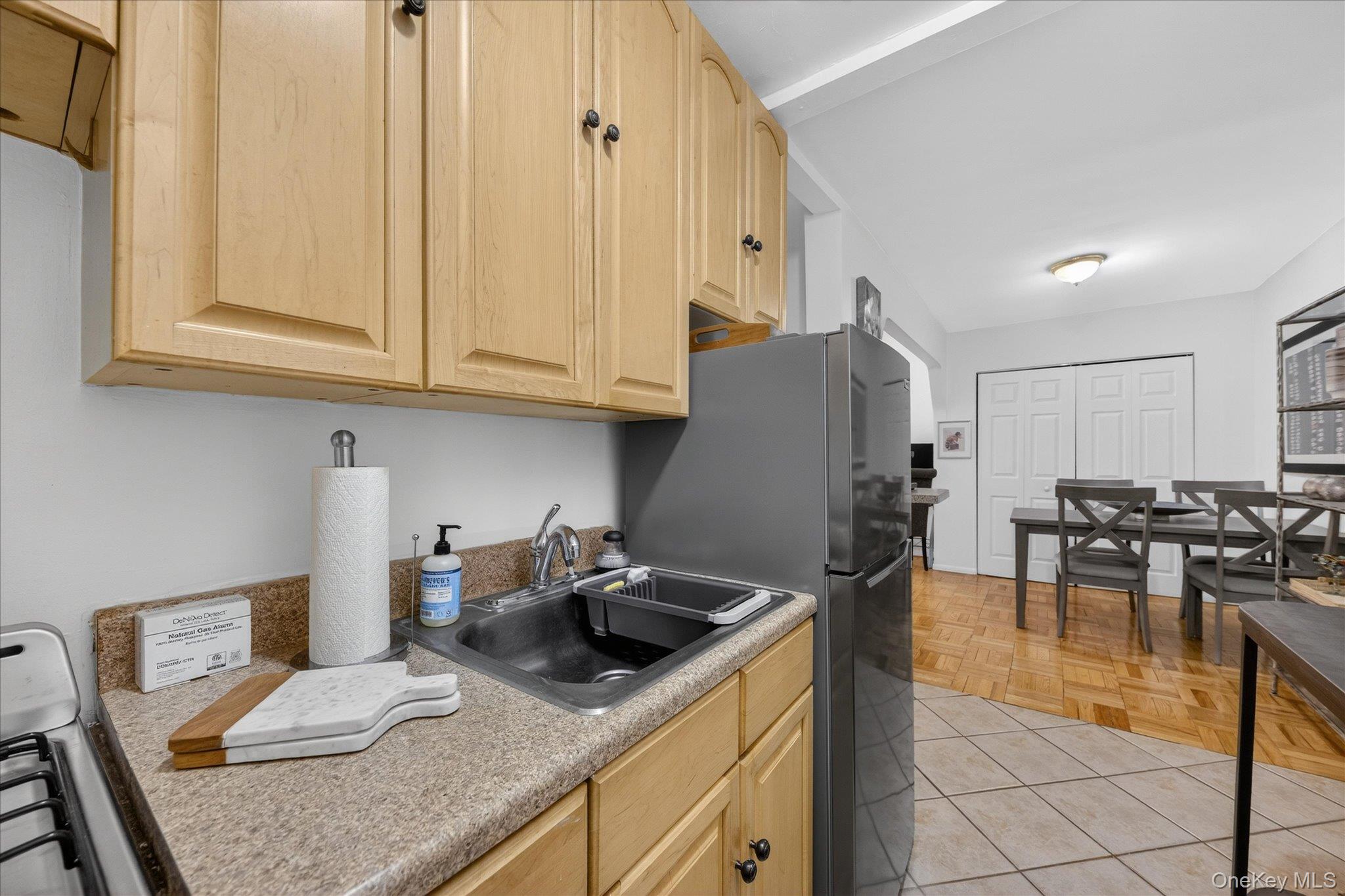 6535 Broadway 1g Property Photo 9