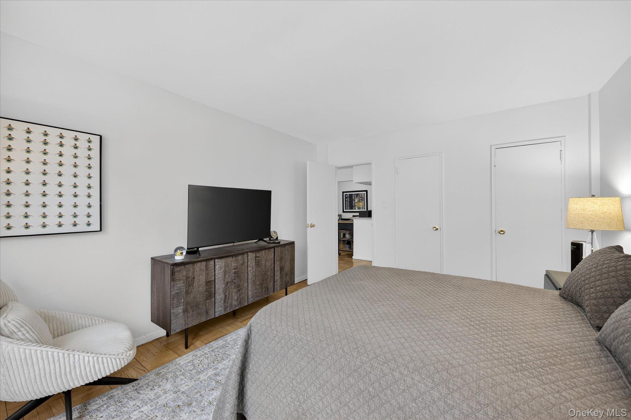 6535 Broadway 1g Property Photo 13