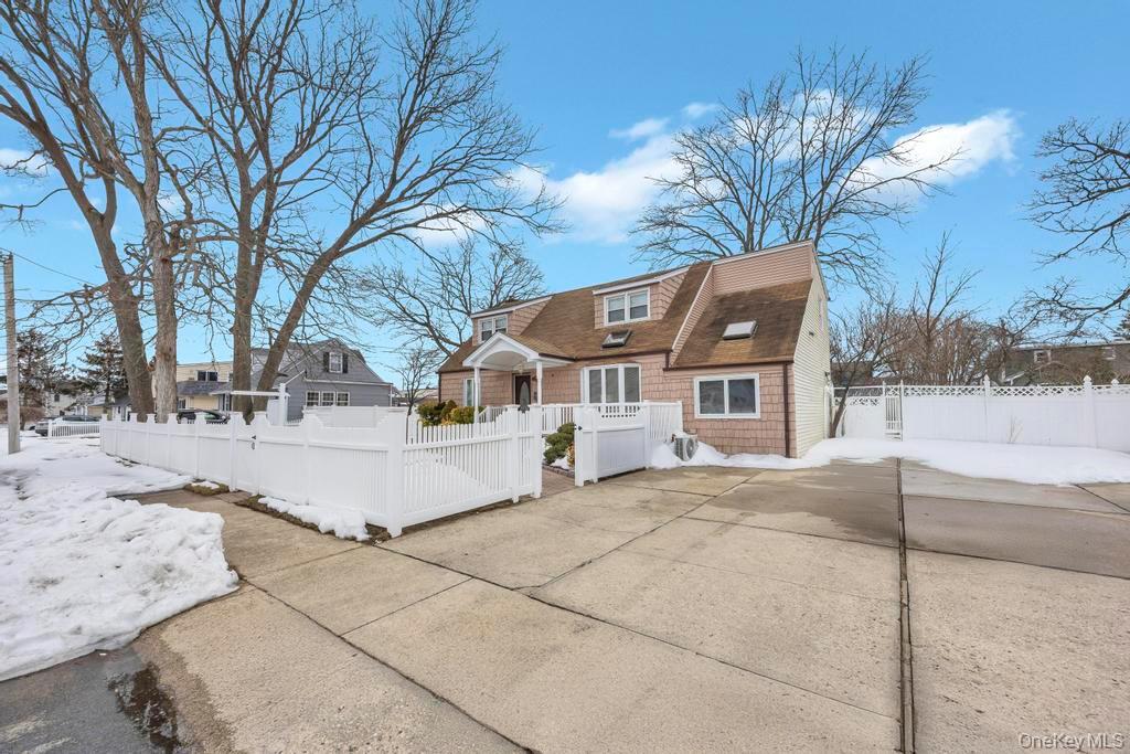 361 S 16th Street Property Photo 4