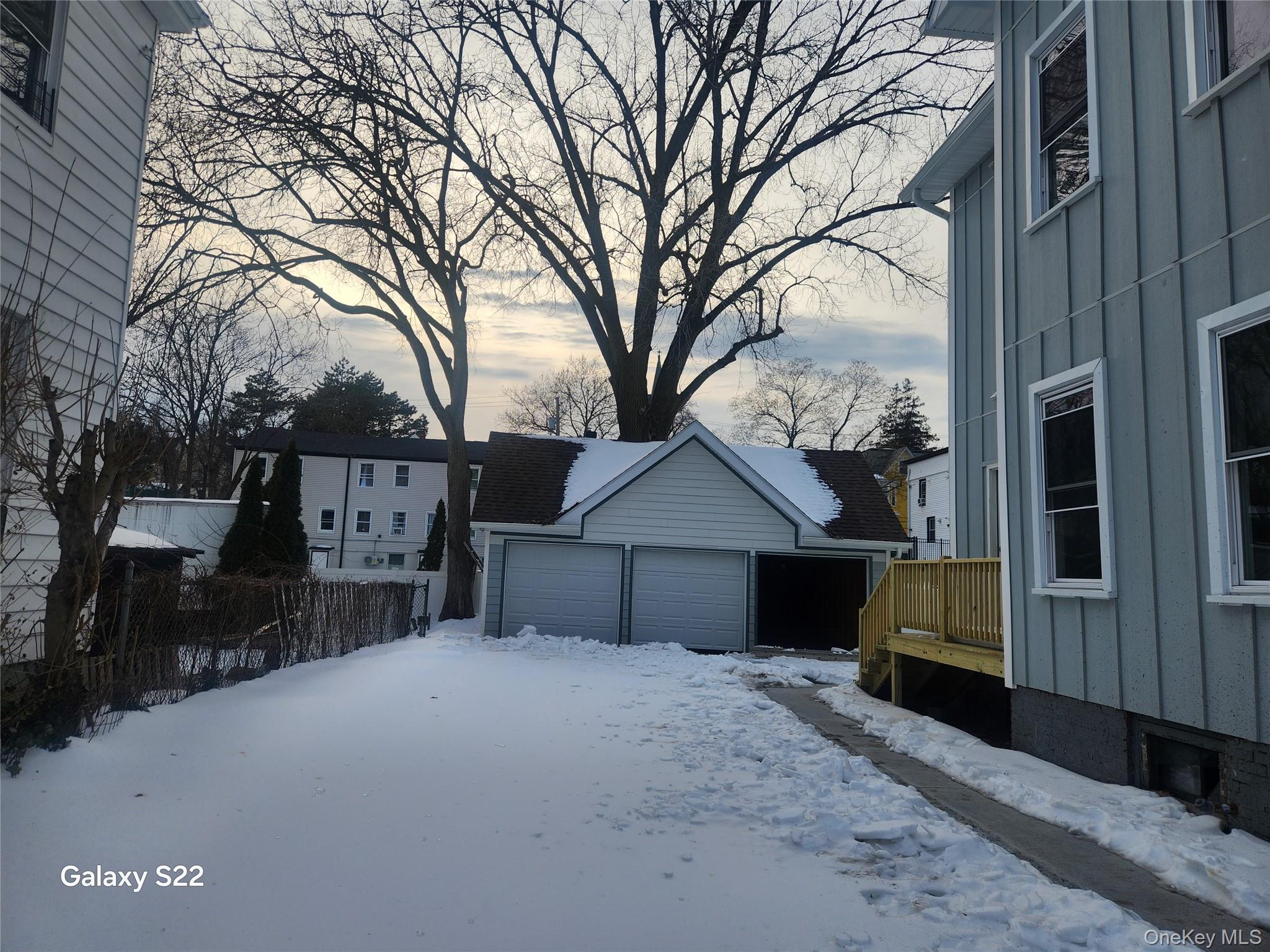 110 S 6th Avenue Property Photo 2