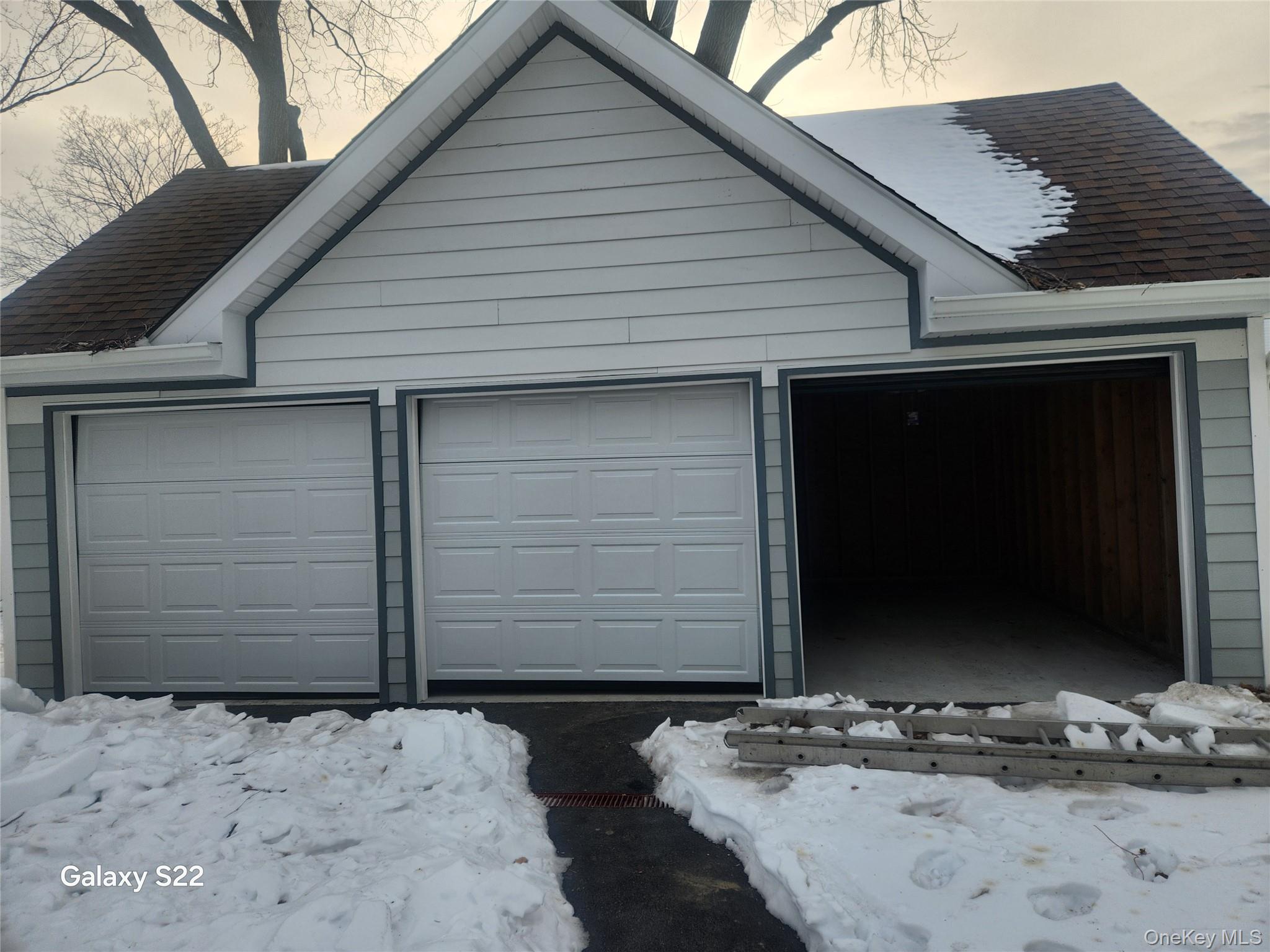 110 S 6th Avenue Property Photo 3