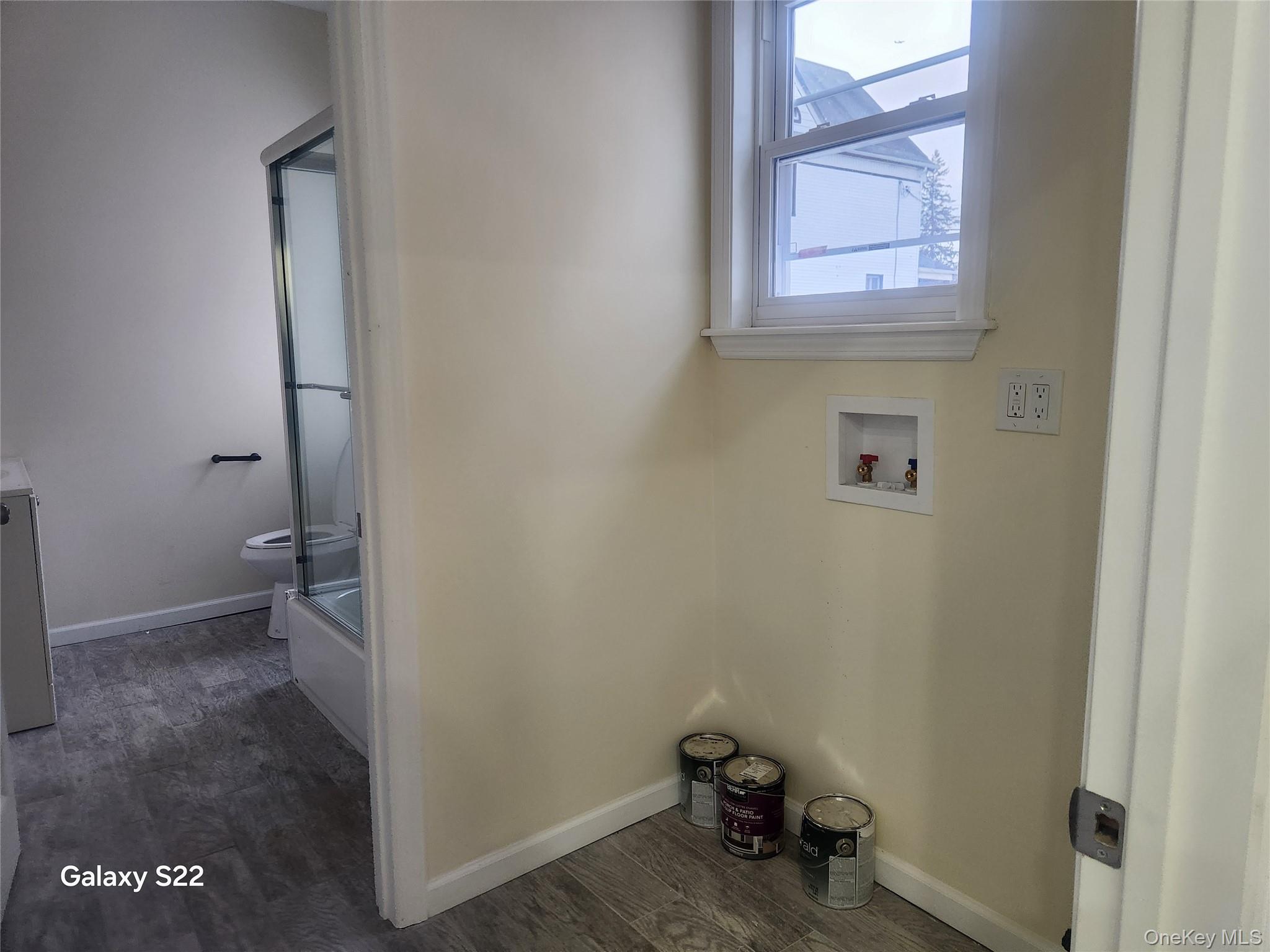 110 S 6th Avenue Property Photo 8