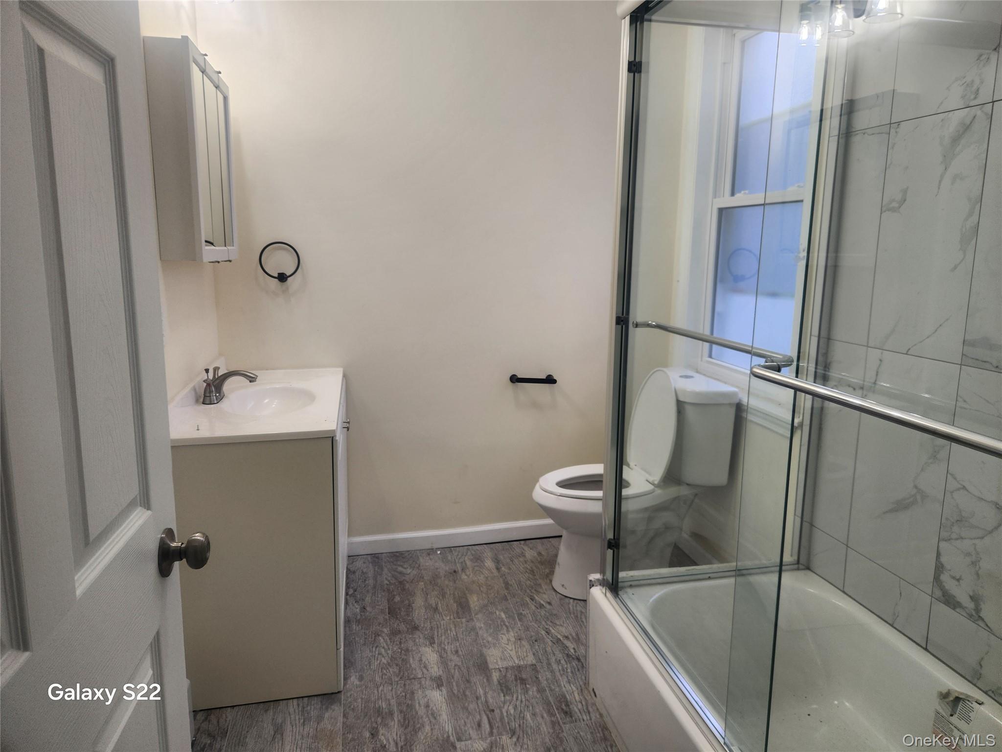 110 S 6th Avenue Property Photo 9