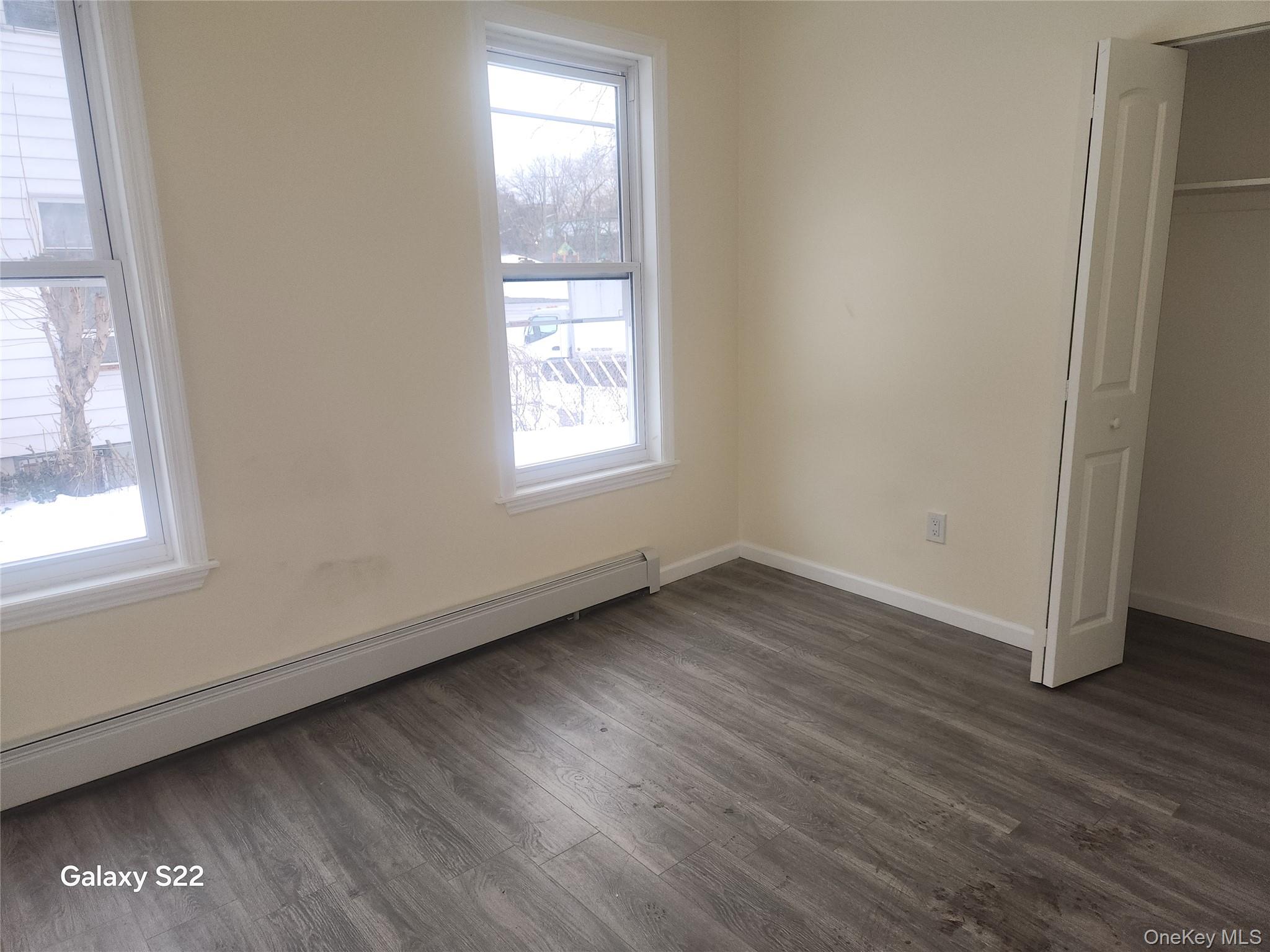 110 S 6th Avenue Property Photo 11
