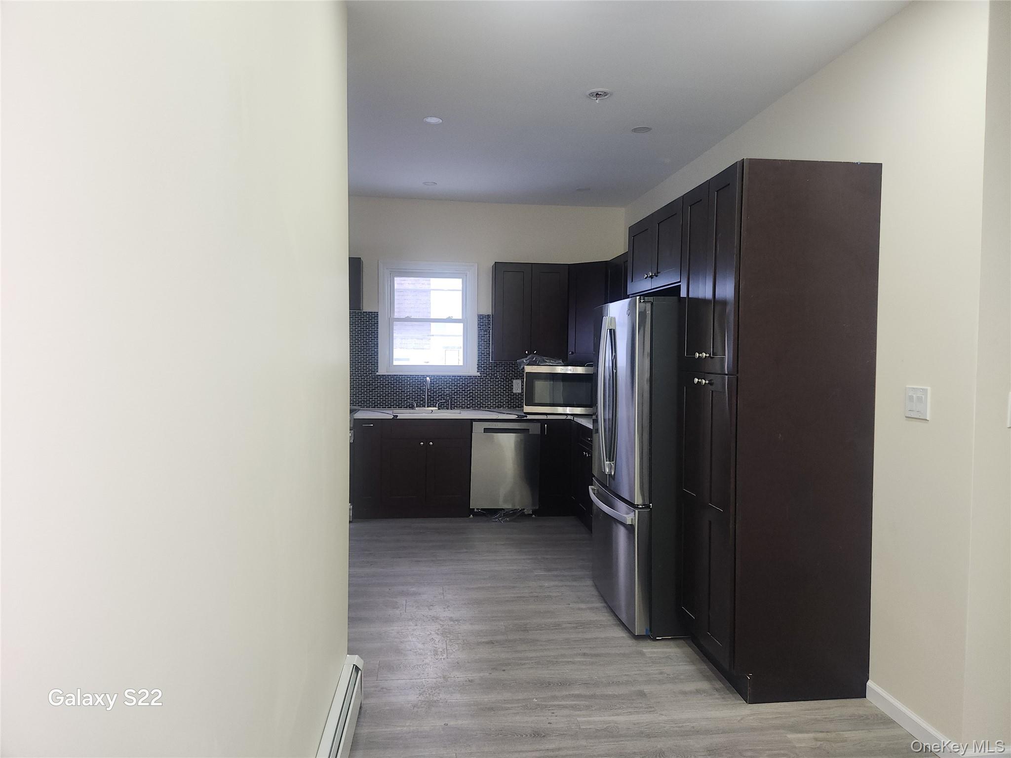 110 S 6th Avenue Property Photo 12