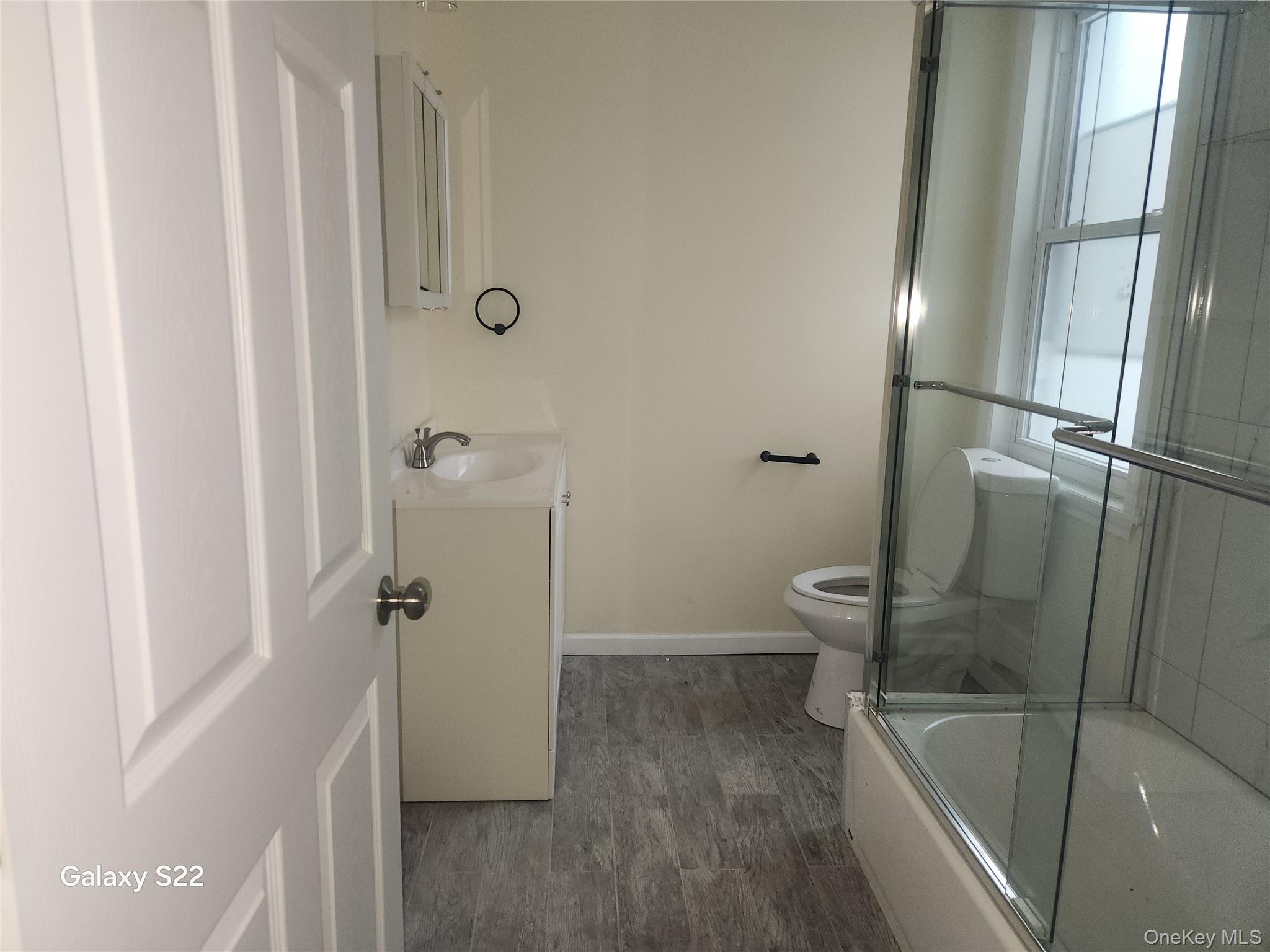 110 S 6th Avenue Property Photo 15