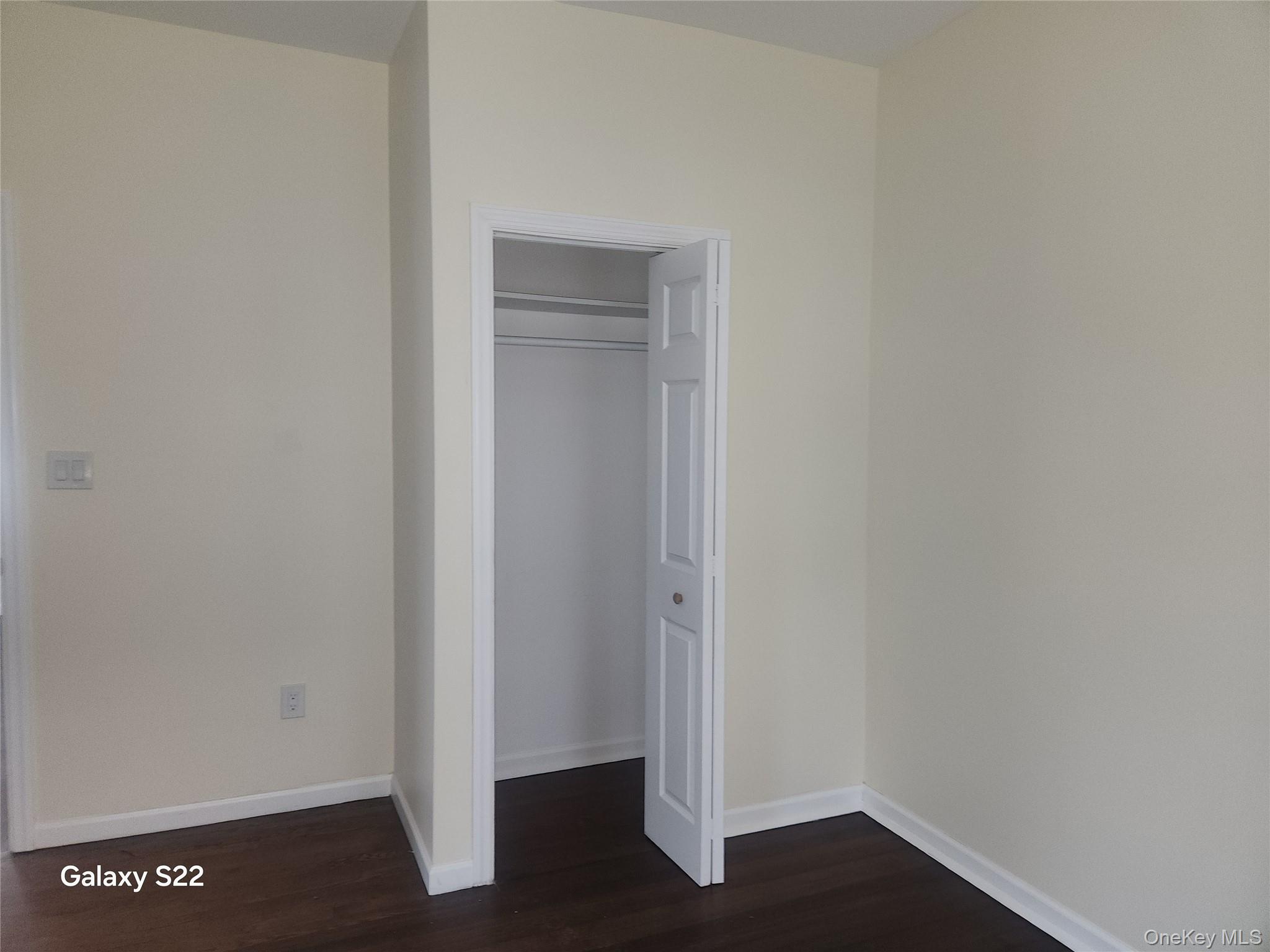 110 S 6th Avenue Property Photo 22