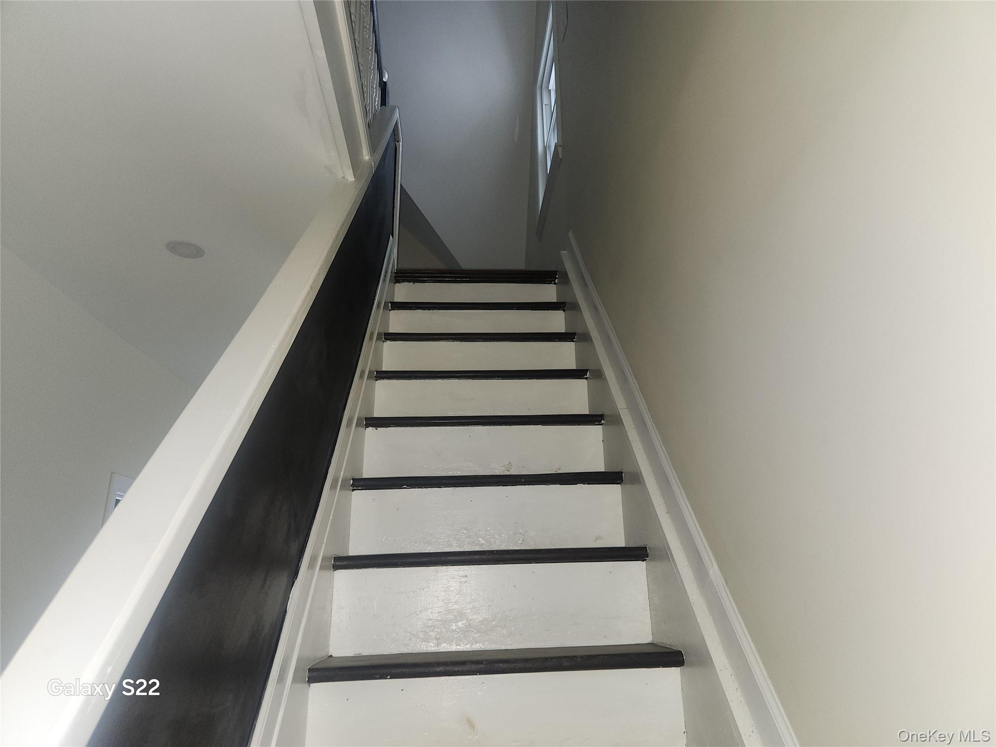 110 S 6th Avenue Property Photo 26
