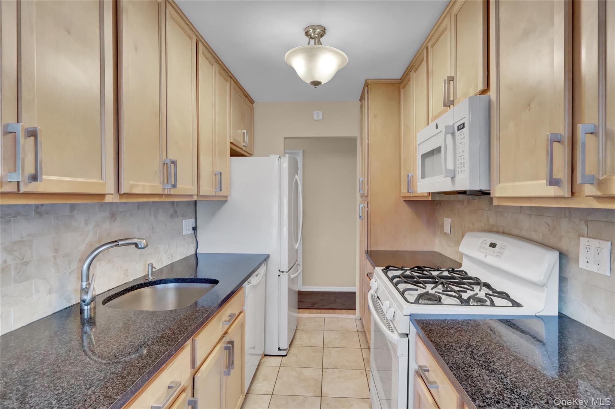 54-44 Little Neck Parkway 4s Property Photo 21