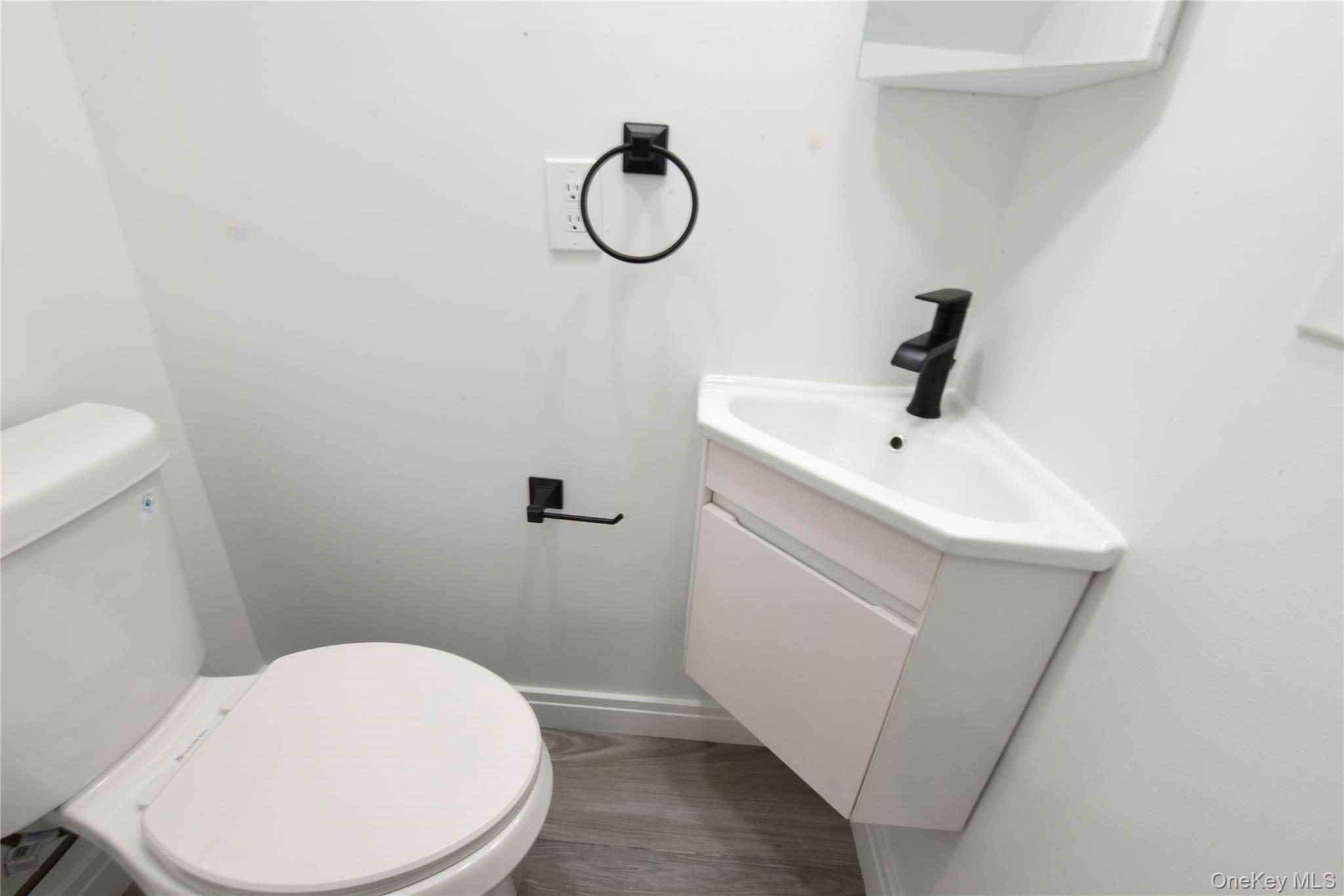 144-13 Lux Road Property Photo 11