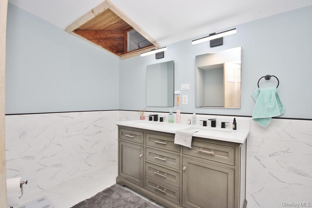 487 Black Meadow Road Property Photo 17