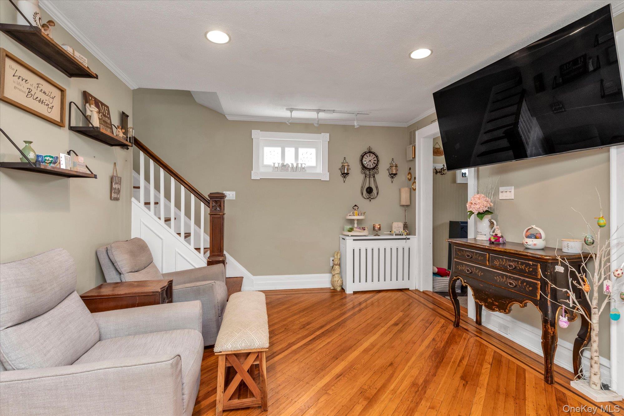 17 Everett Street Property Photo 7
