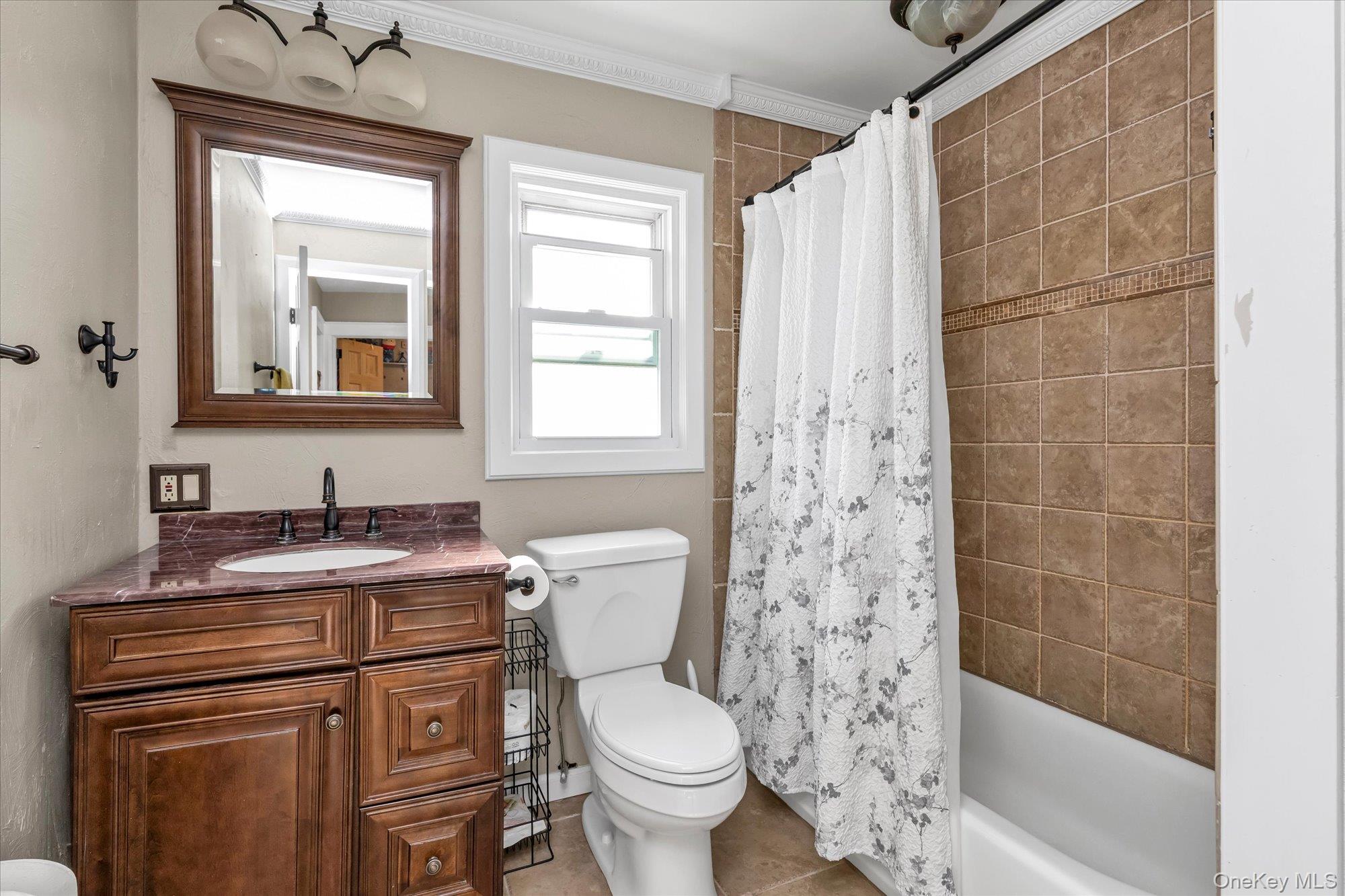 17 Everett Street Property Photo 16