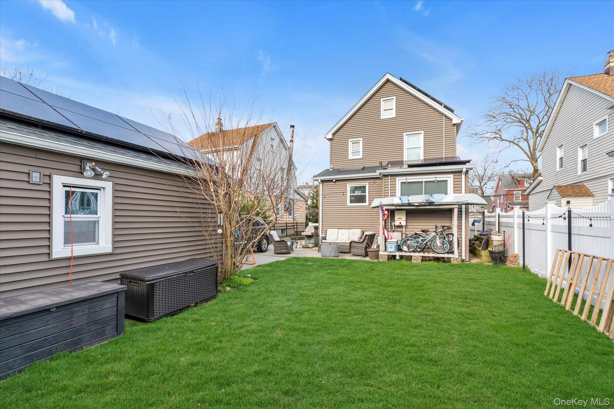17 Everett Street Property Photo 17