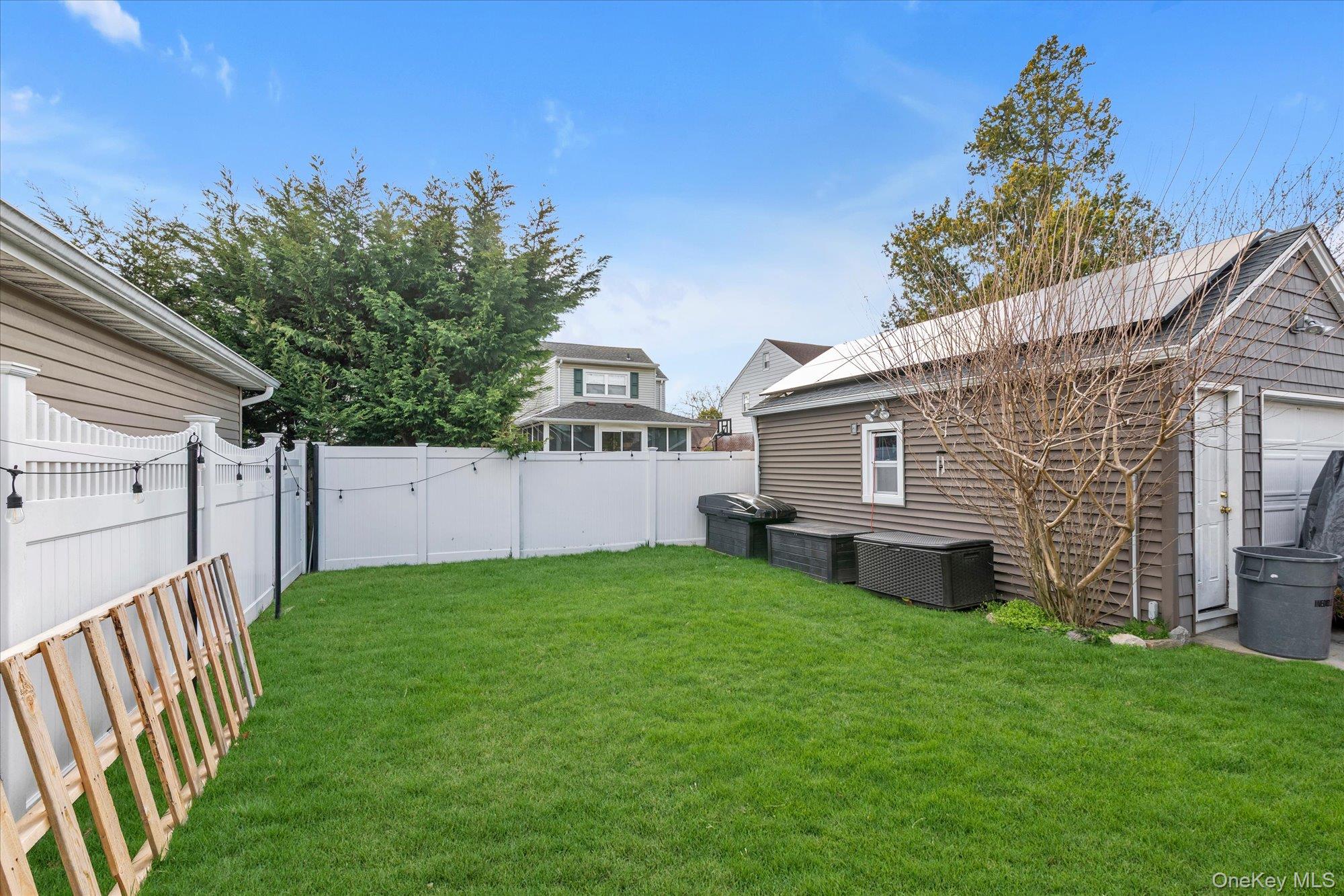 17 Everett Street Property Photo 18
